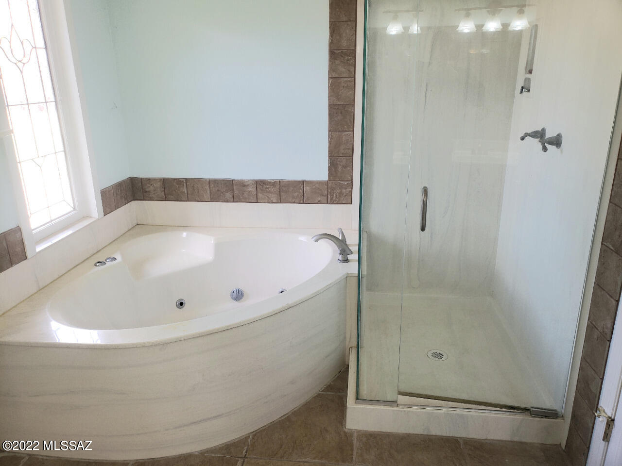 360 E Nuestro Street