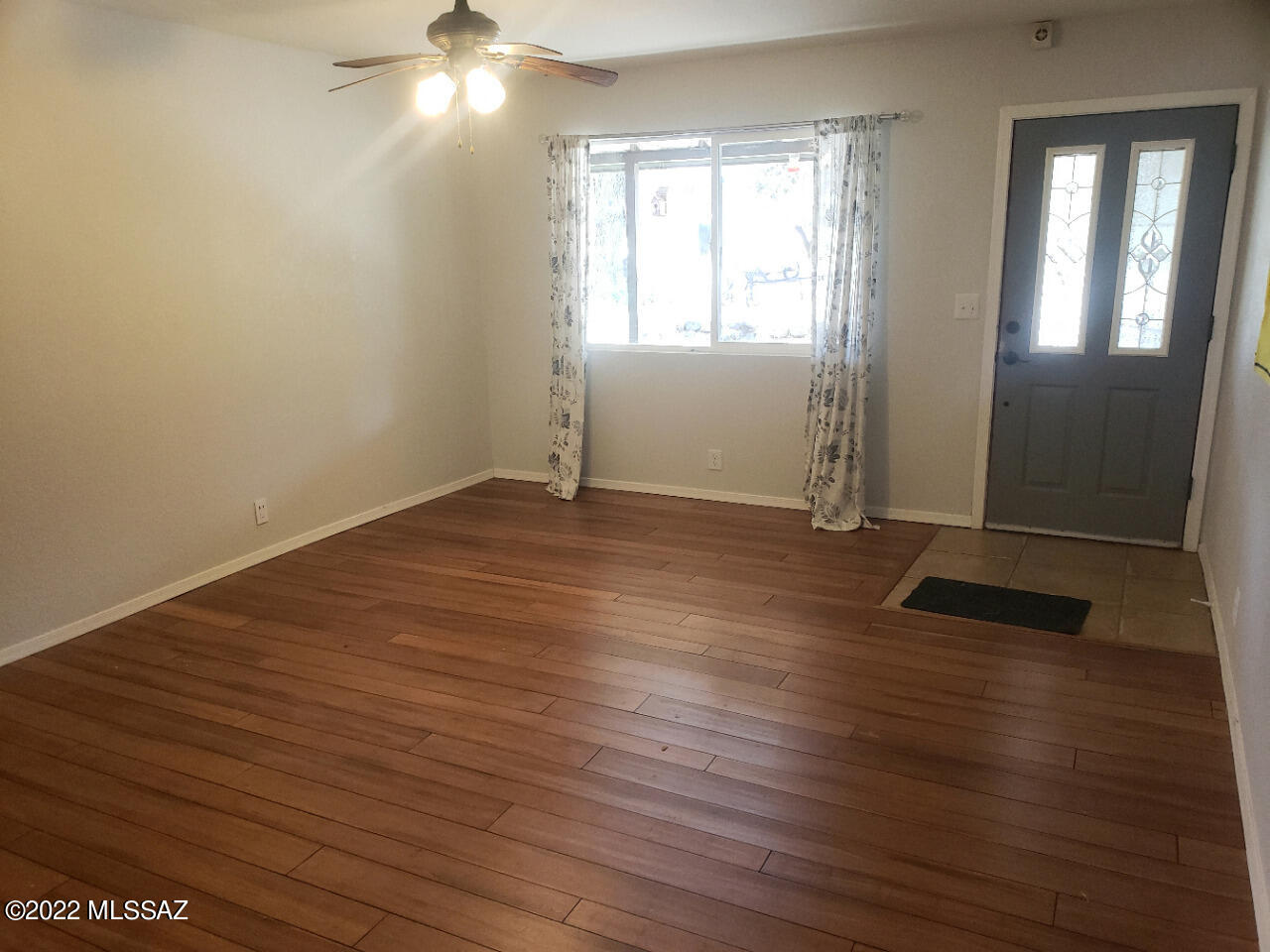 360 E Nuestro Street