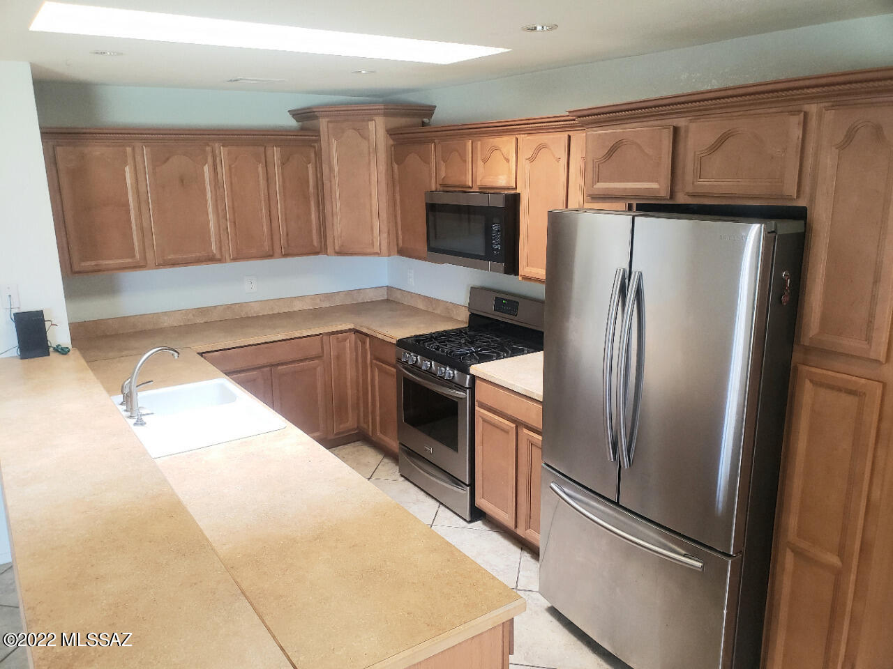 360 E Nuestro Street