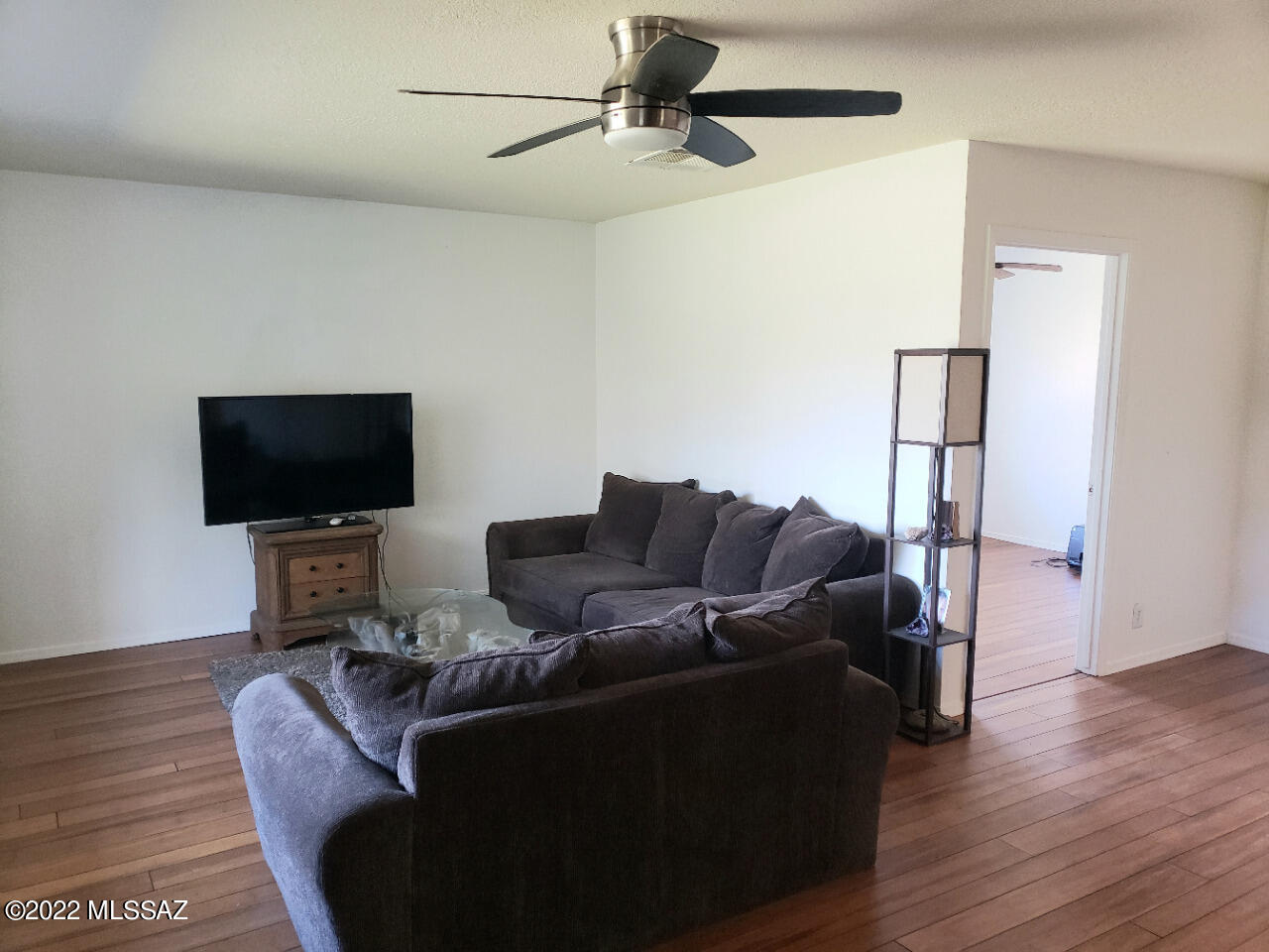 360 E Nuestro Street