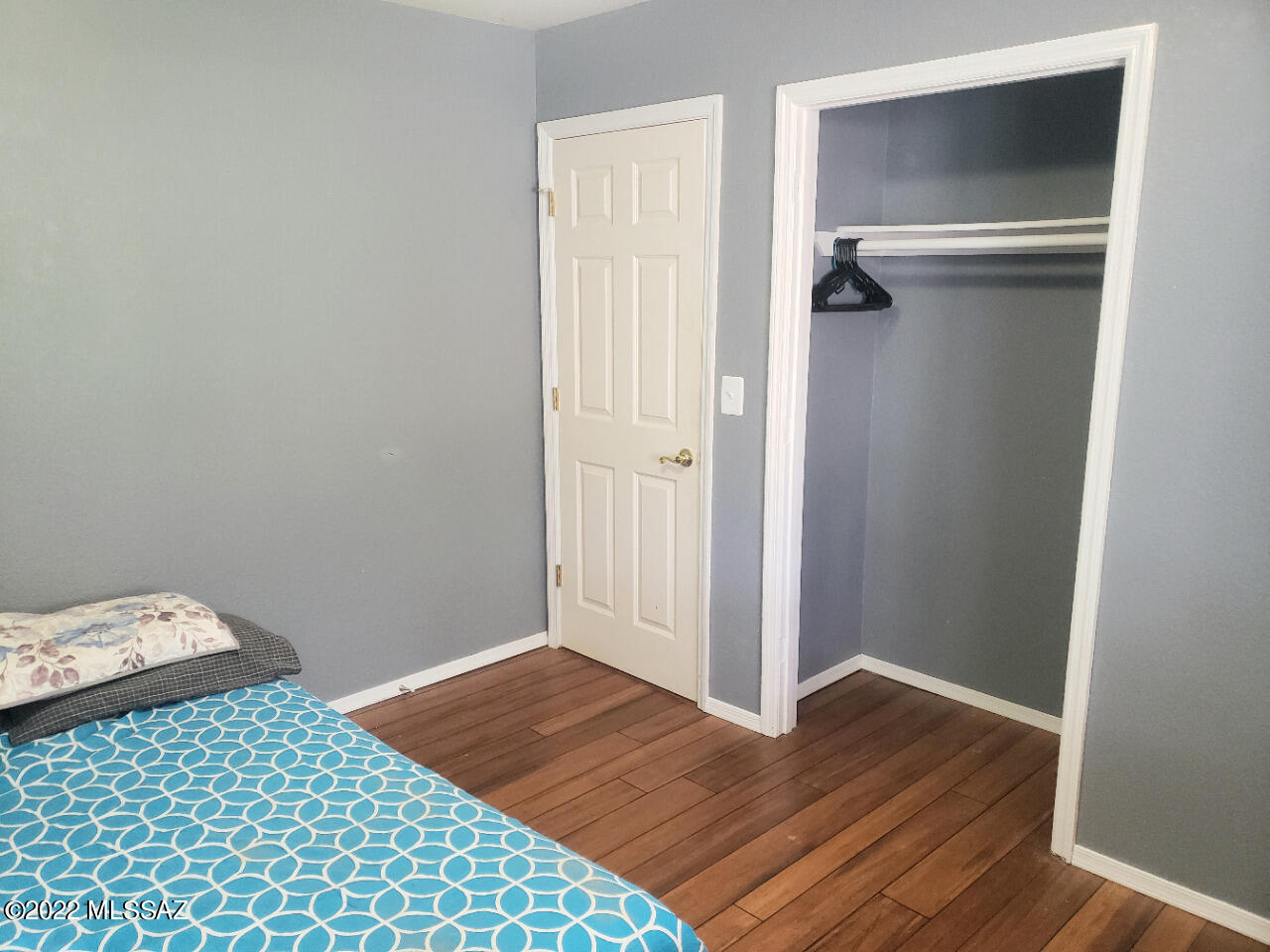 360 E Nuestro Street