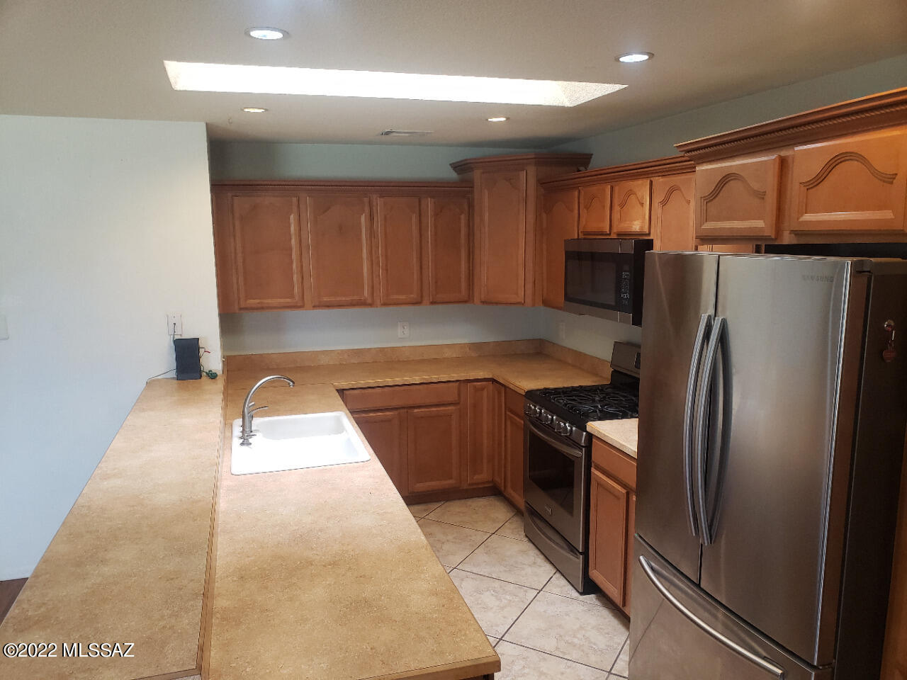 360 E Nuestro Street