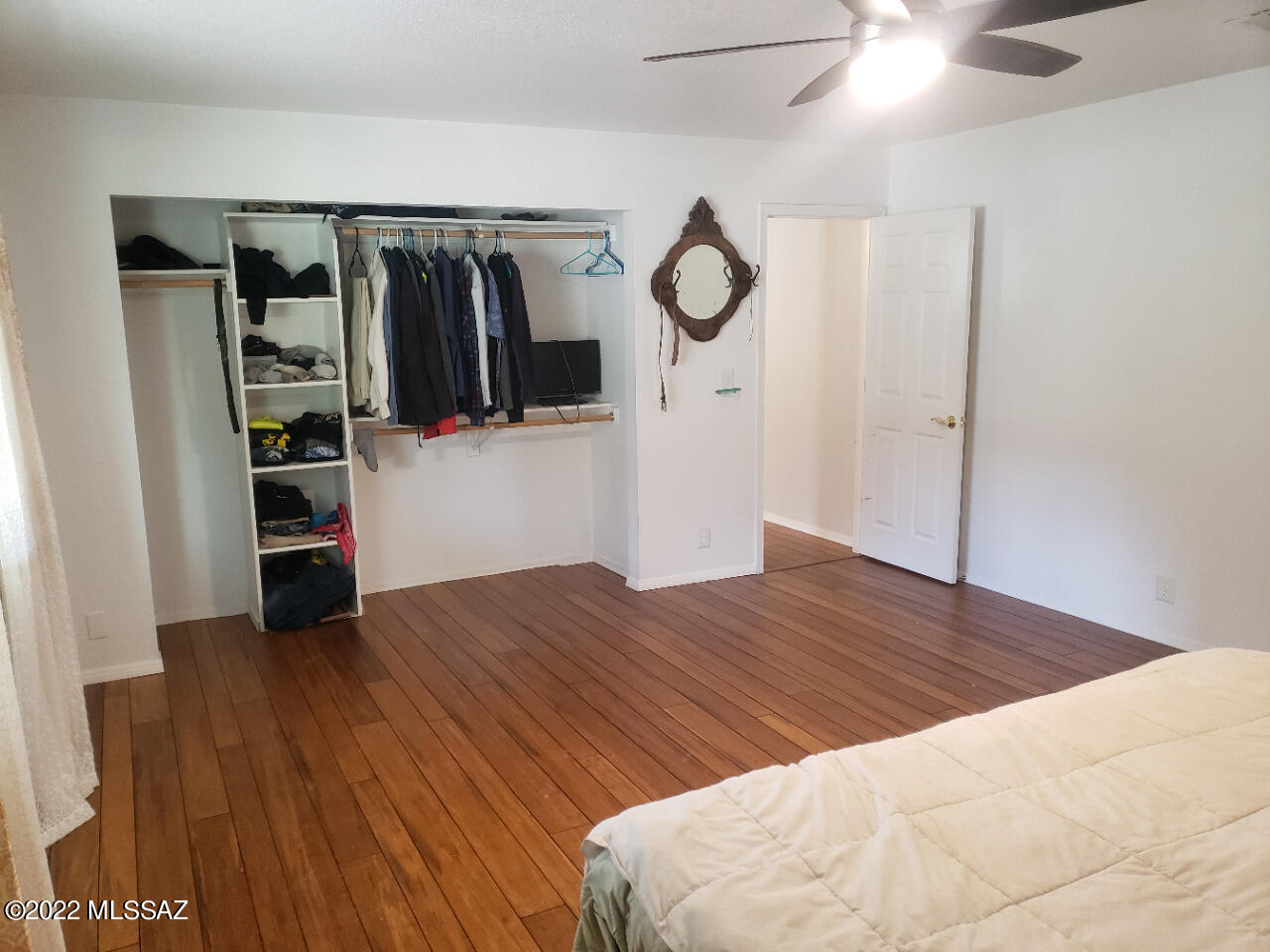 360 E Nuestro Street