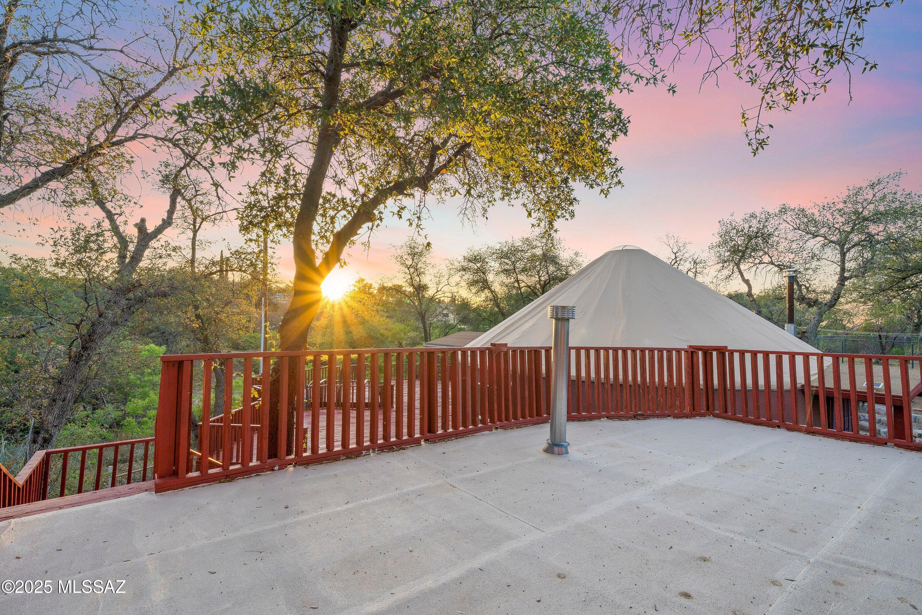 335 W Oak Hills Drive