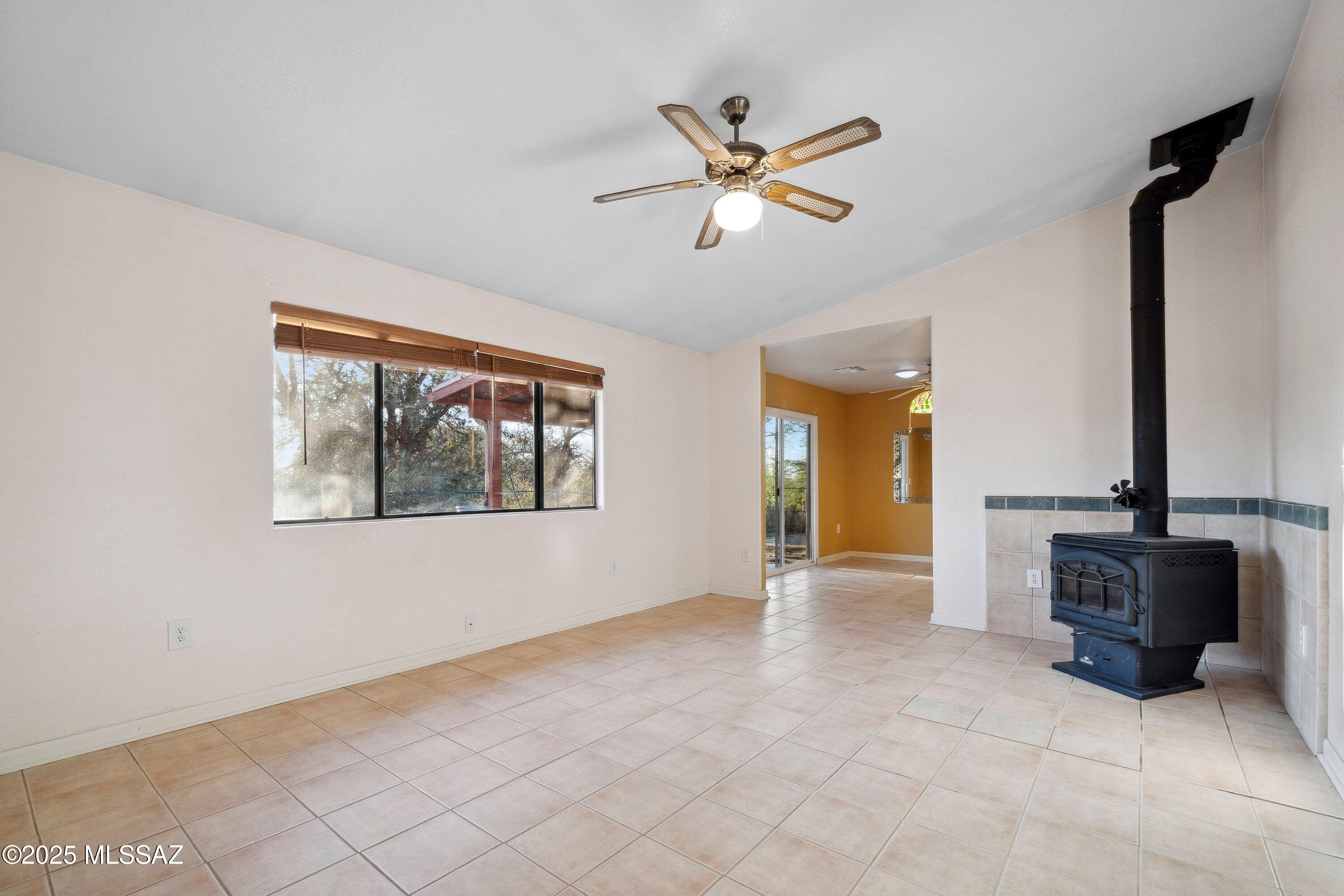 335 W Oak Hills Drive