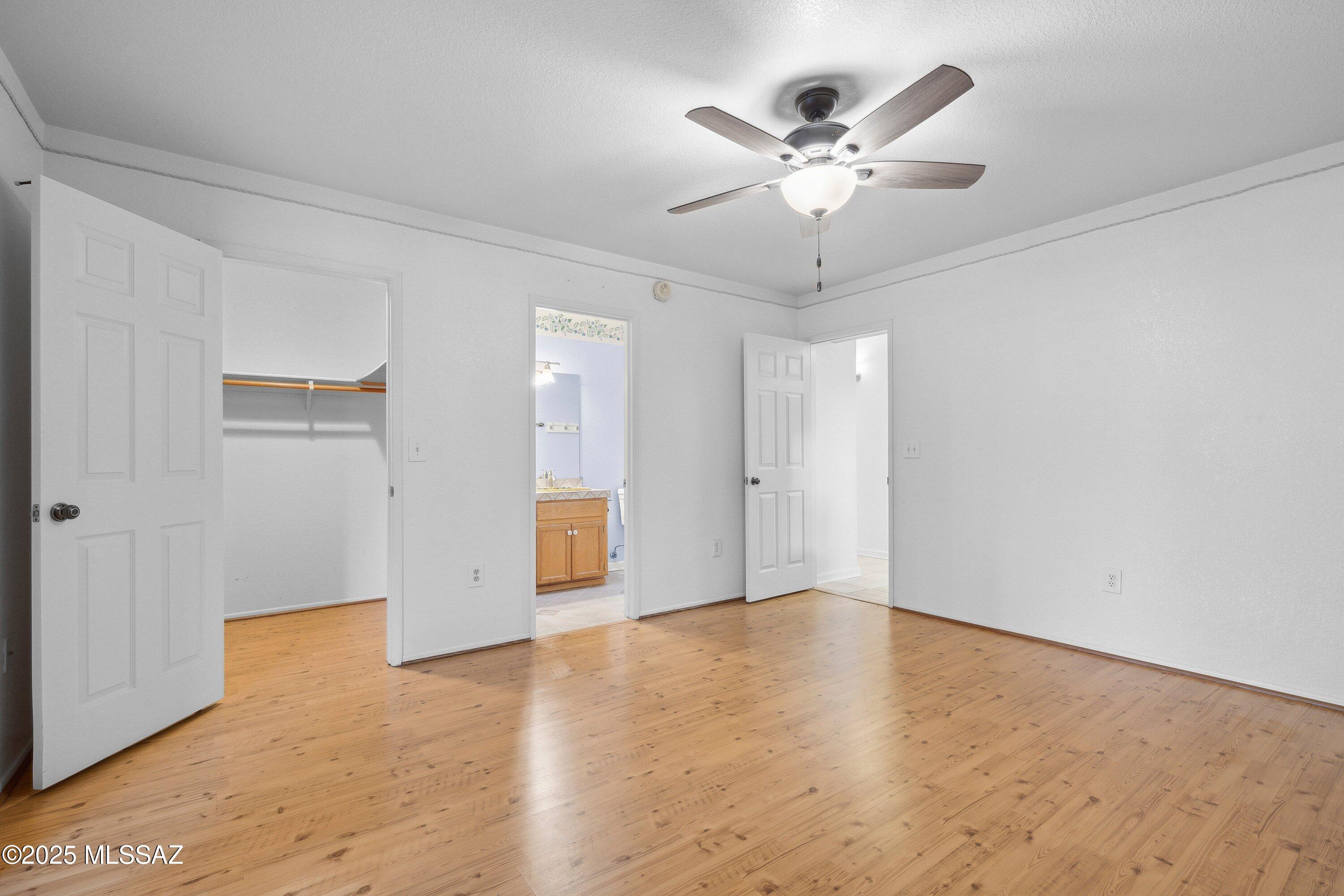 335 W Oak Hills Drive