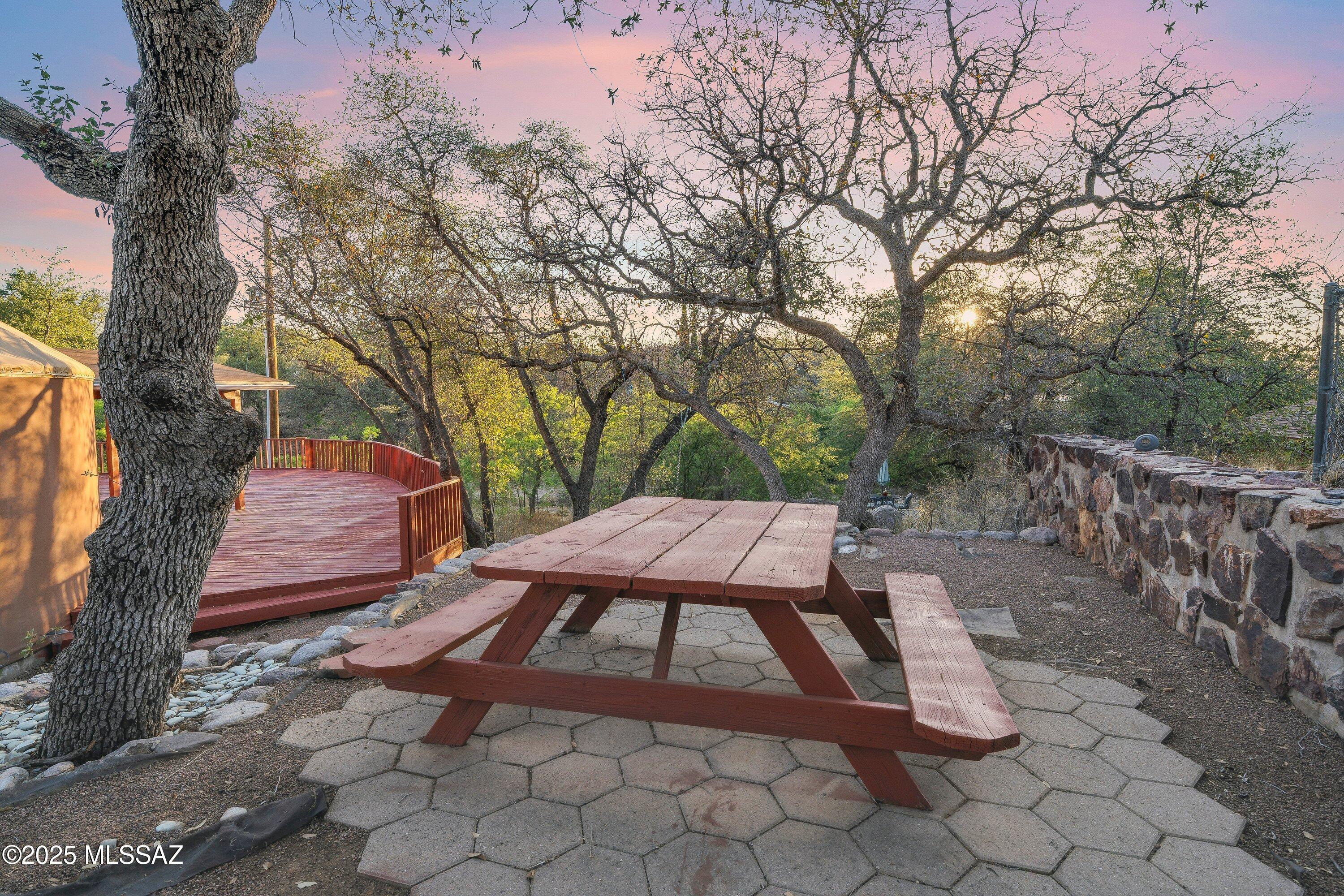 335 W Oak Hills Drive