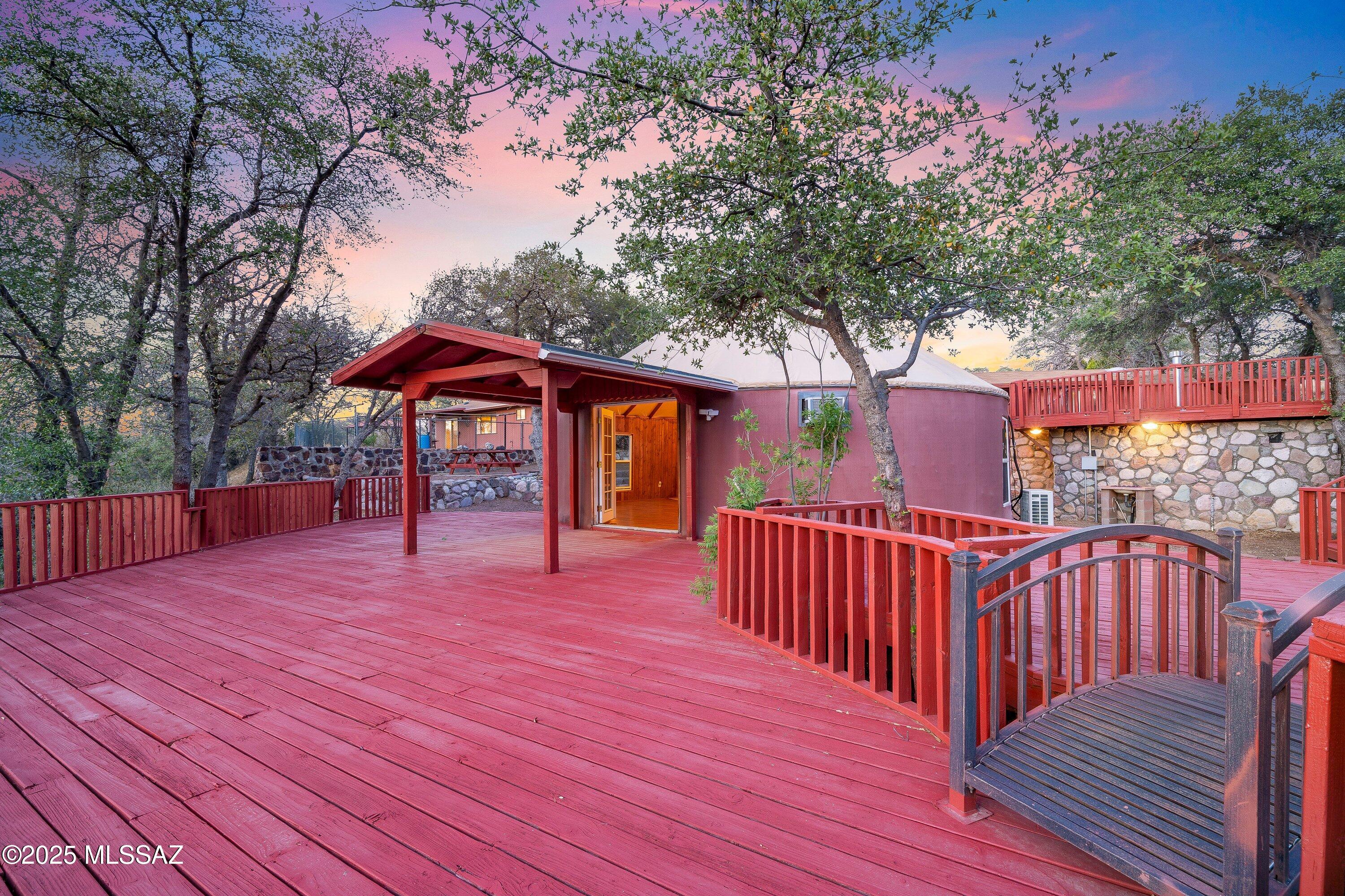 335 W Oak Hills Drive