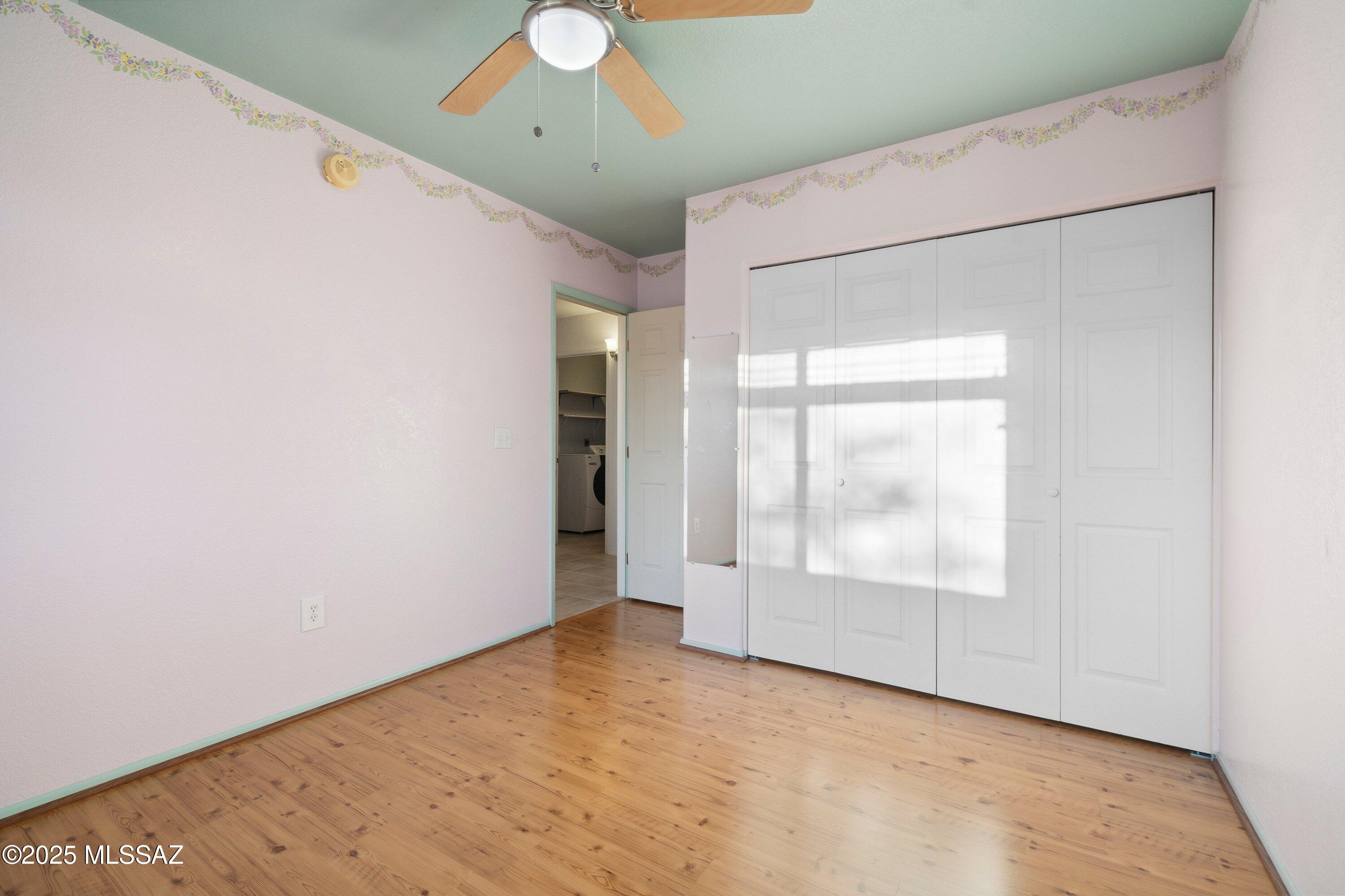 335 W Oak Hills Drive