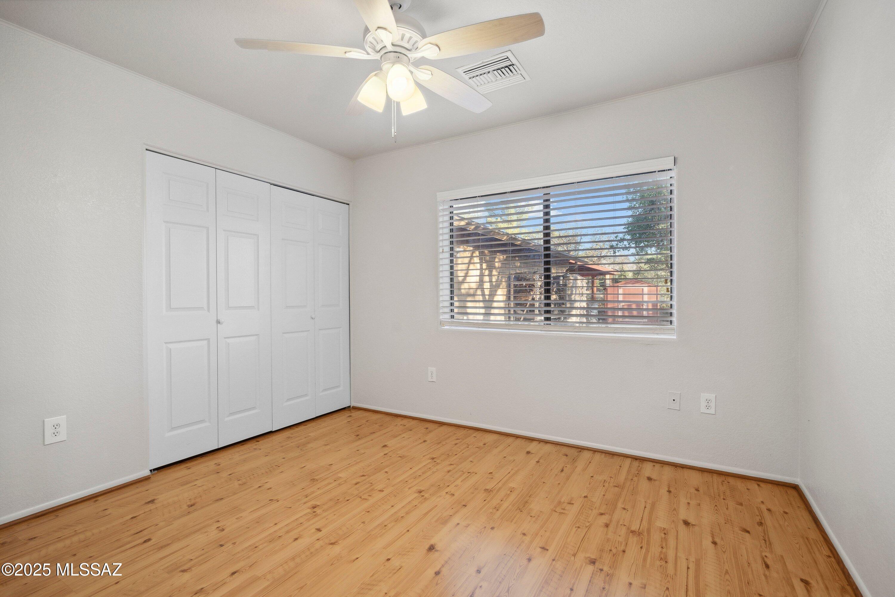 335 W Oak Hills Drive