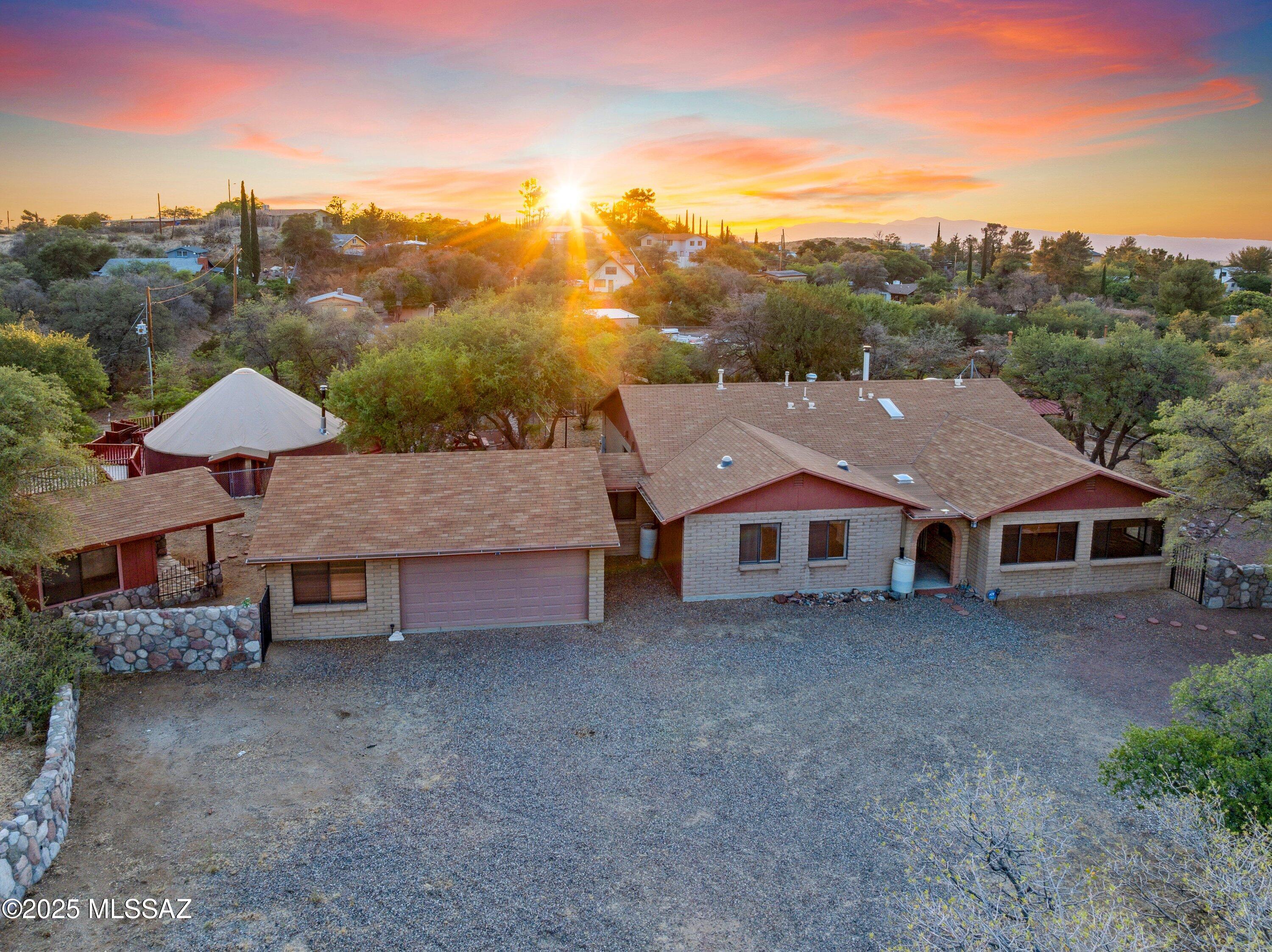 335 W Oak Hills Drive