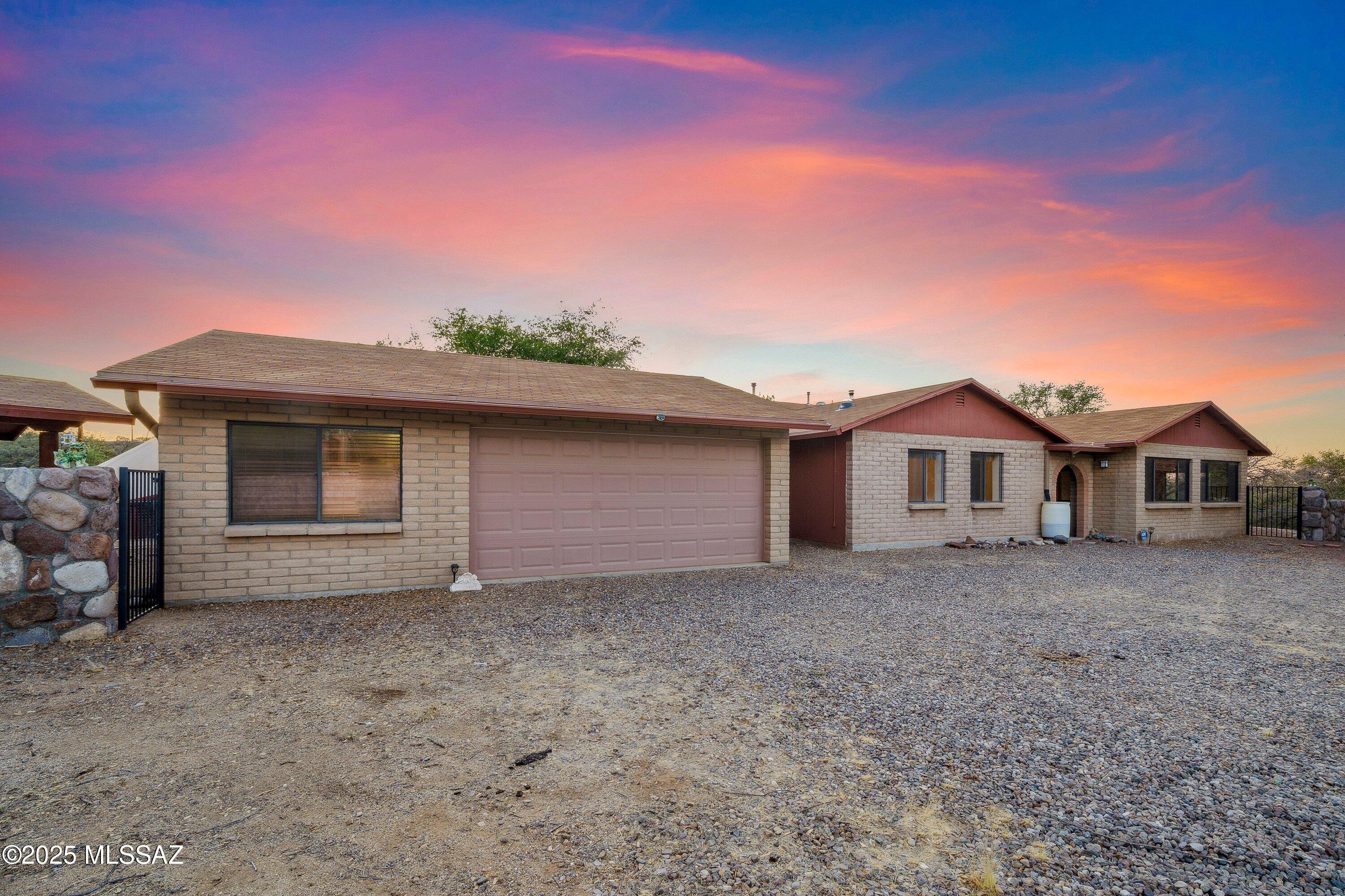 335 W Oak Hills Drive