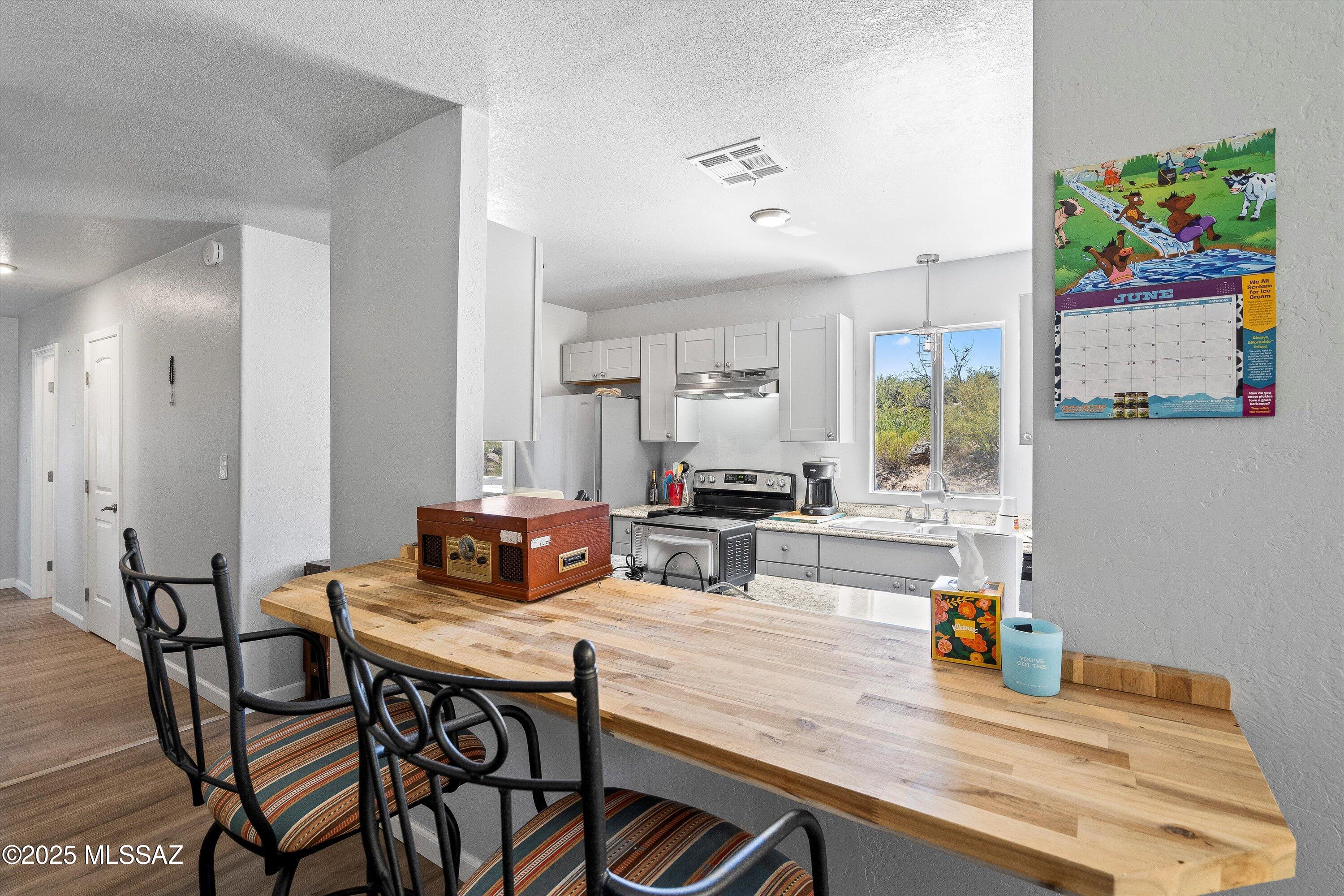 2040 W Beverly Circle
