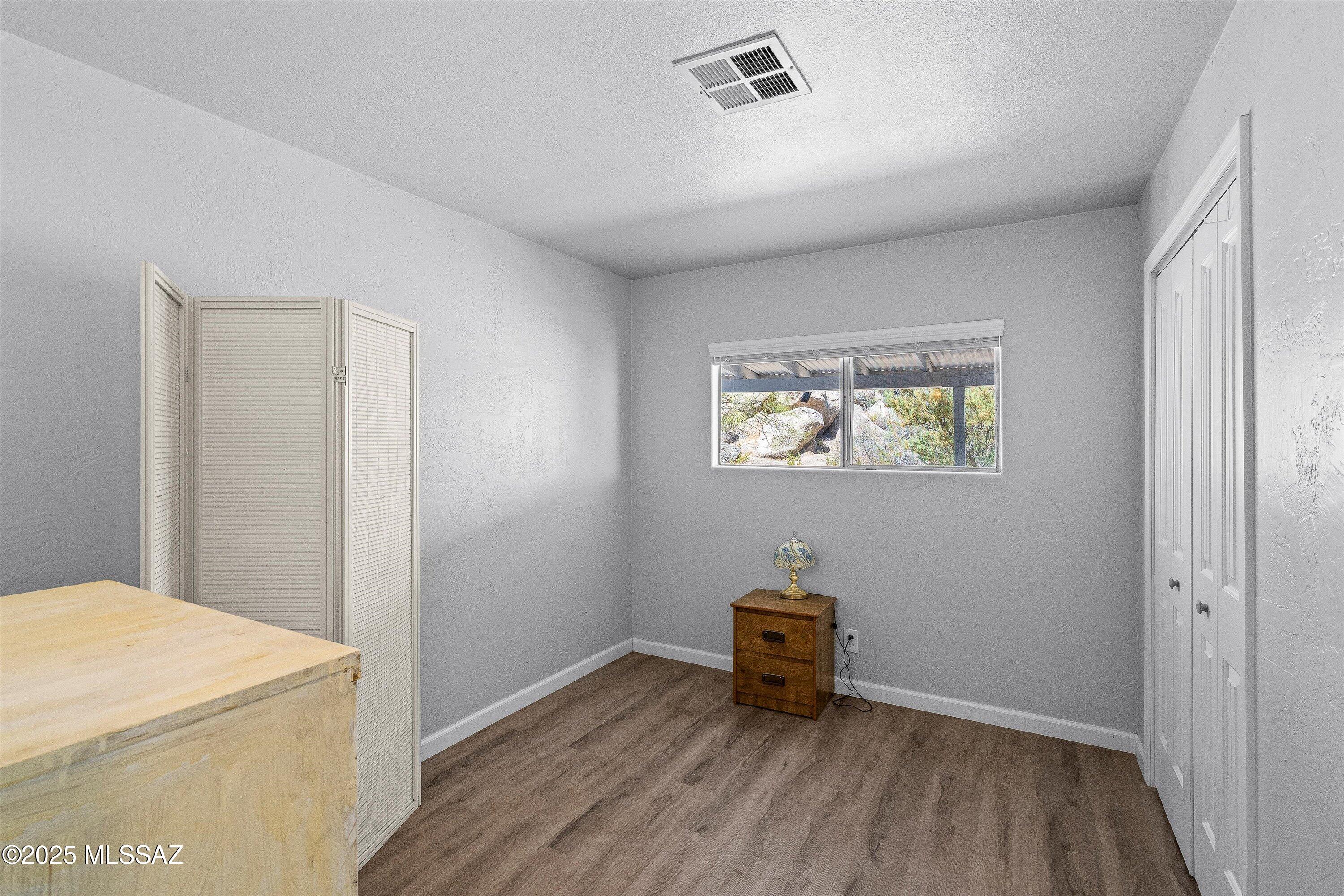 2040 W Beverly Circle