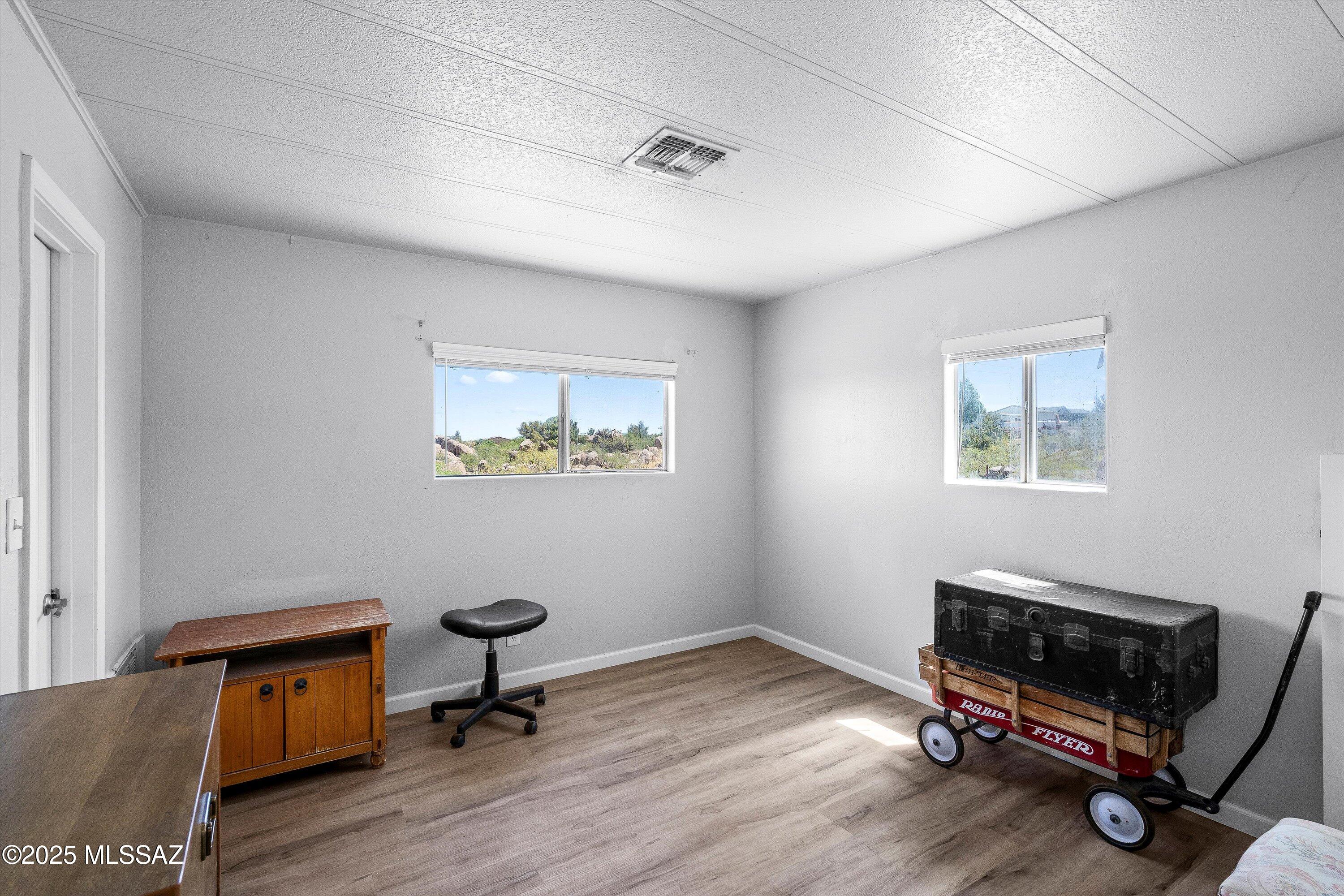 2040 W Beverly Circle
