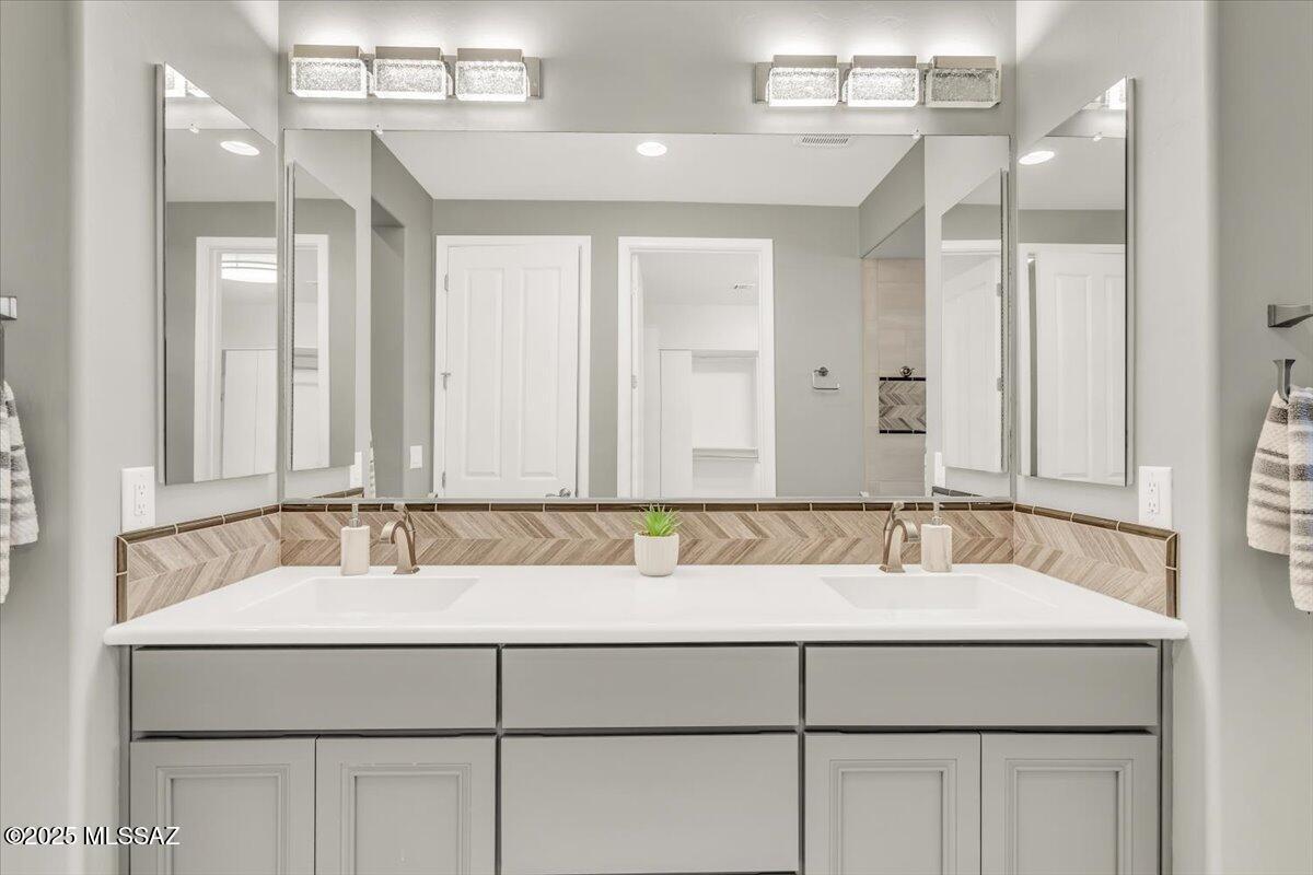 61820 E Happy Jack Trail