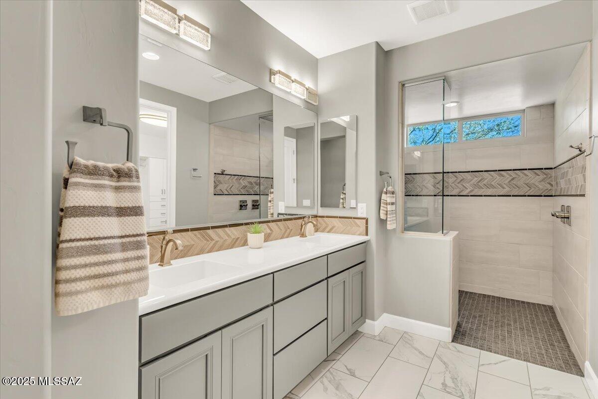 61820 E Happy Jack Trail