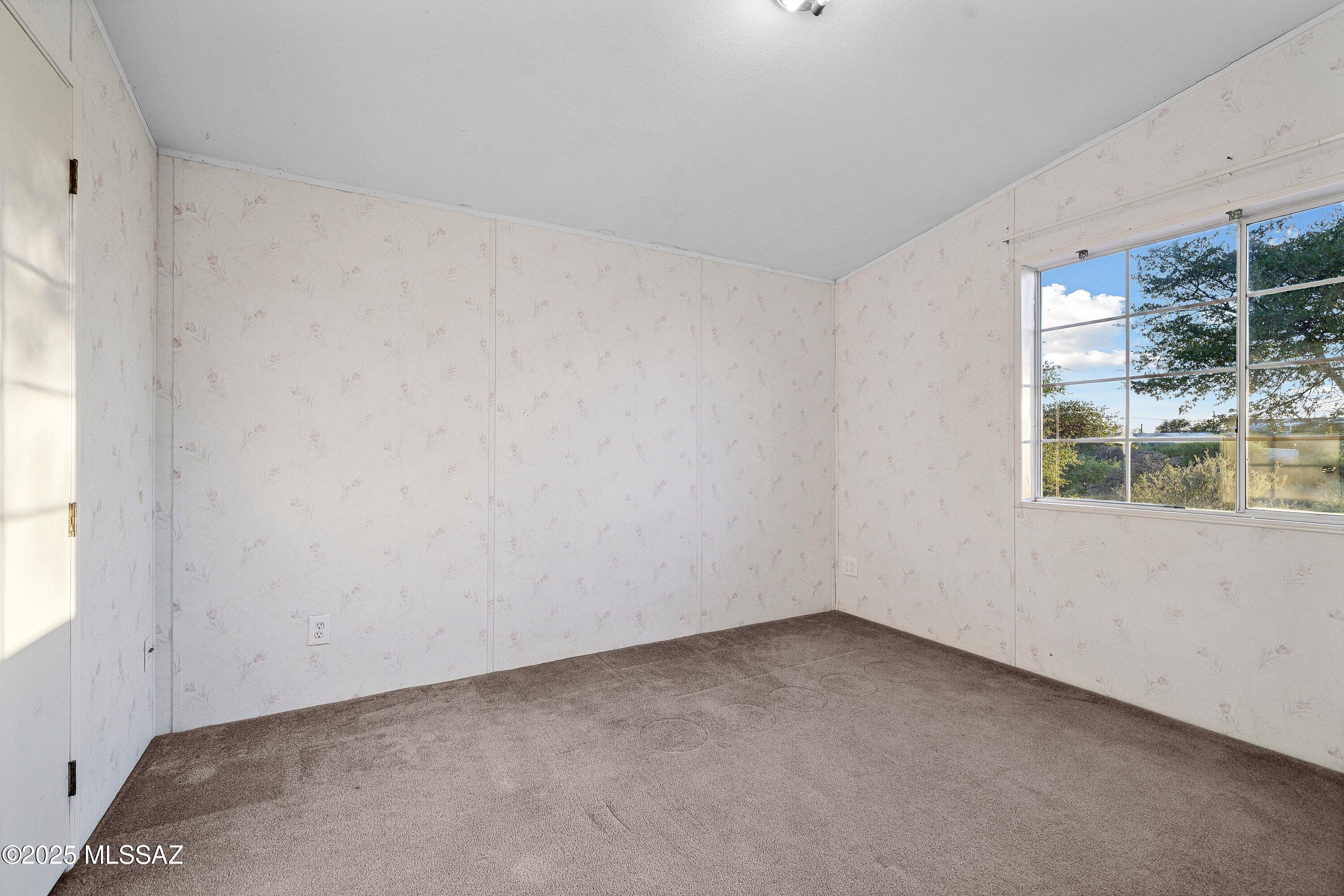 1074 N White Oak Place