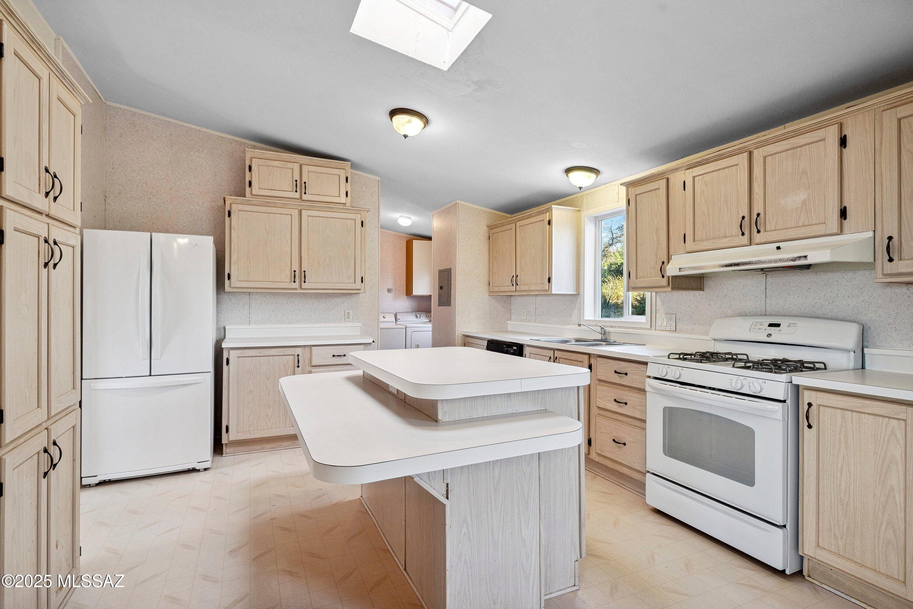 1074 N White Oak Place