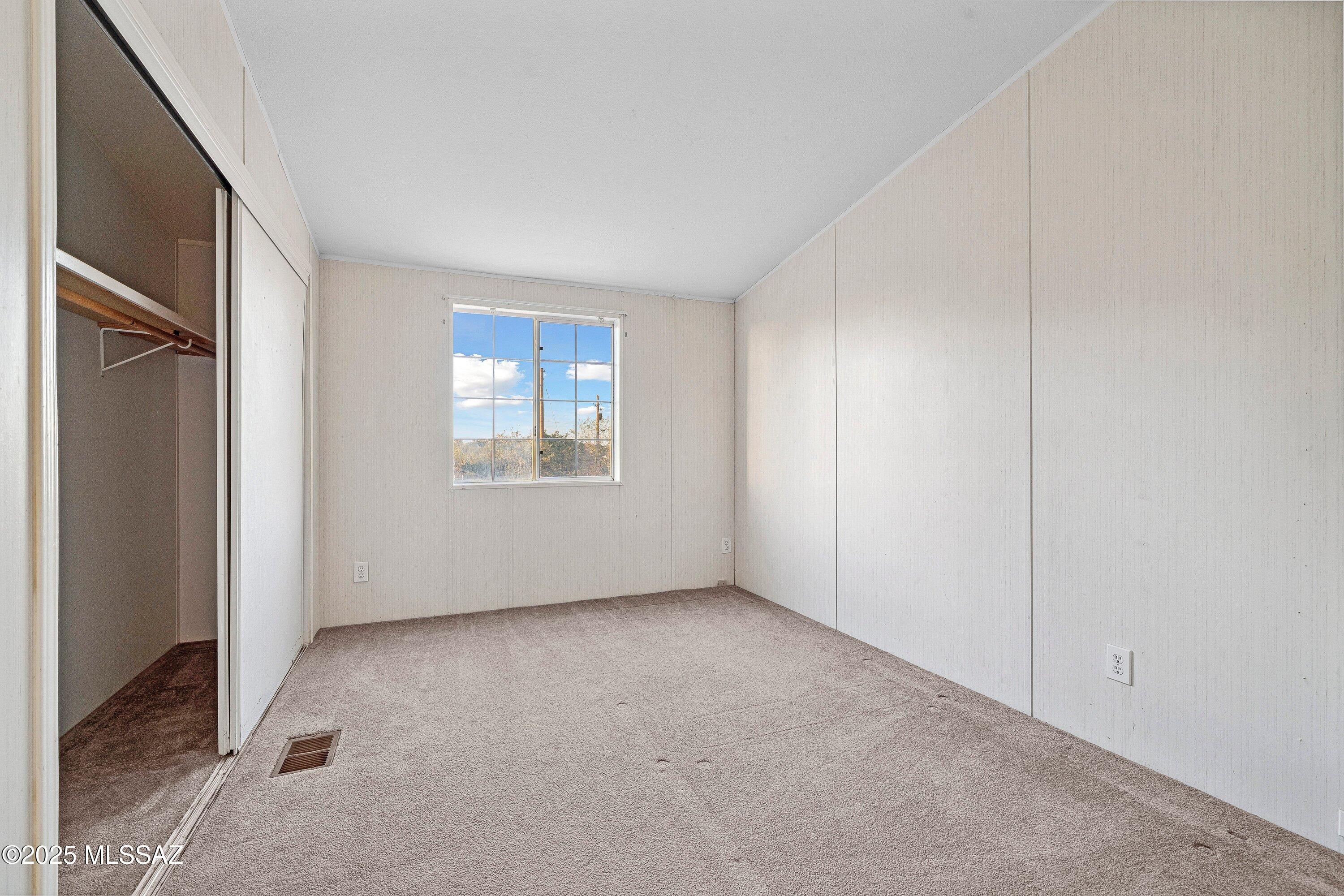 1074 N White Oak Place