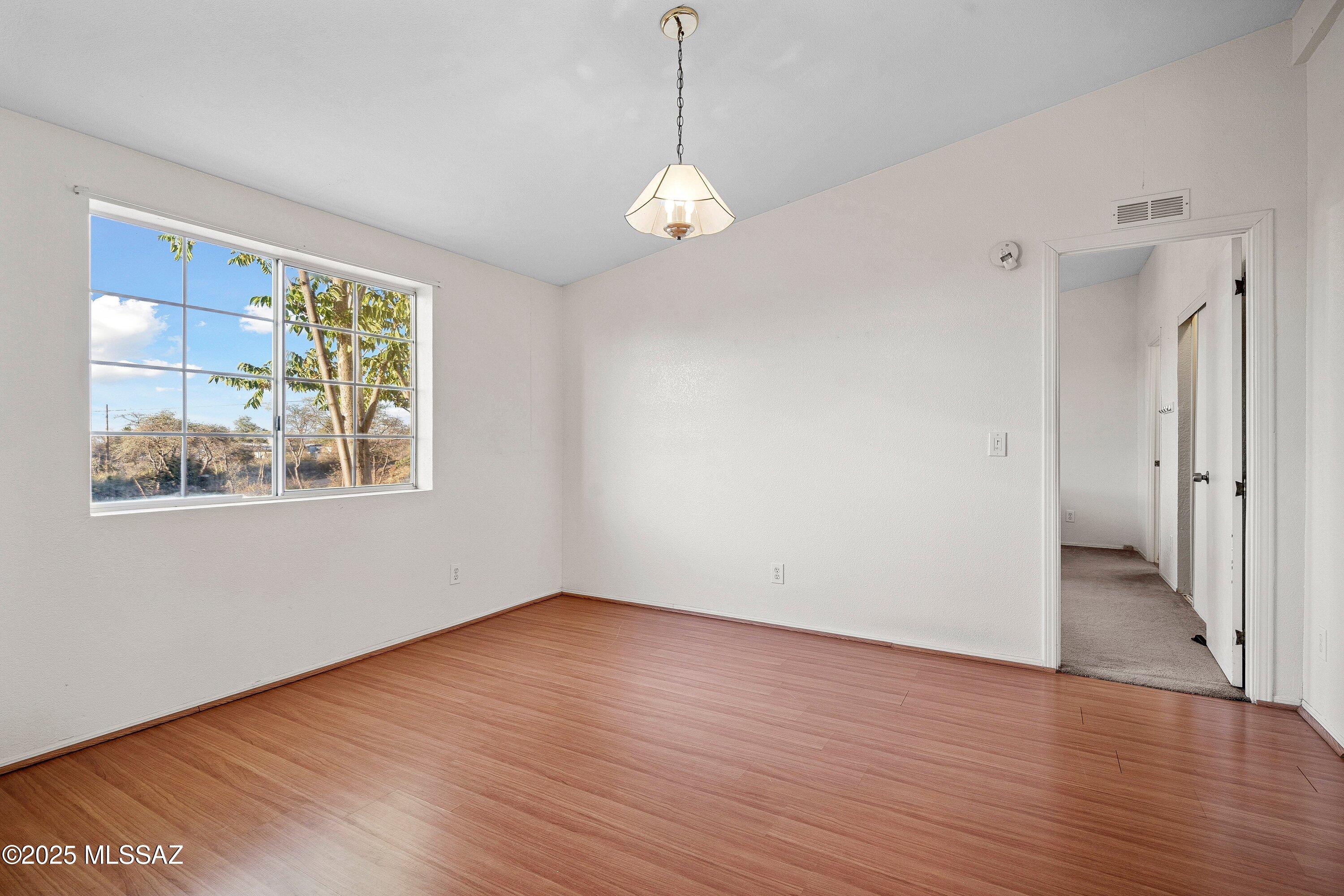 1074 N White Oak Place