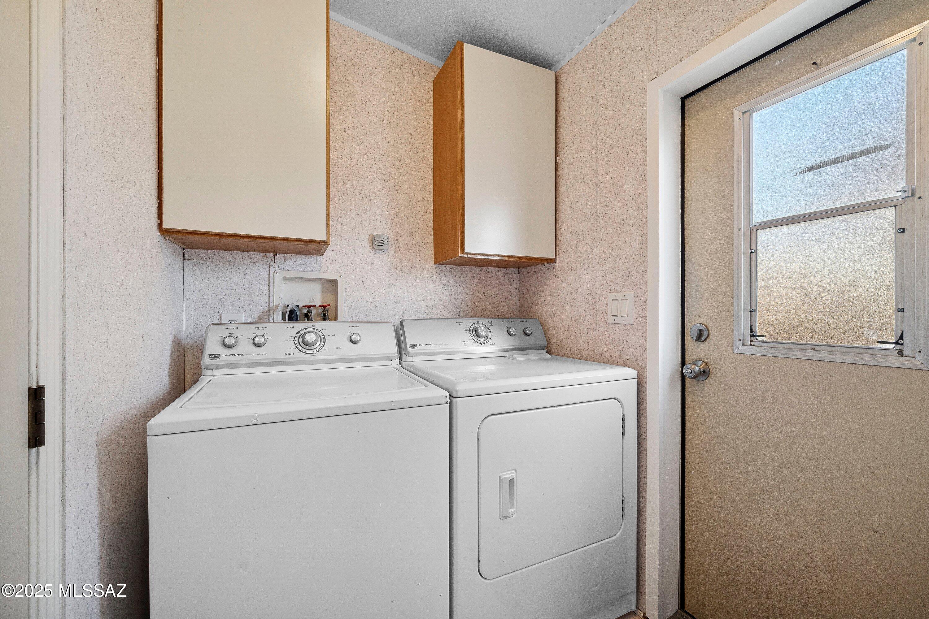 1074 N White Oak Place