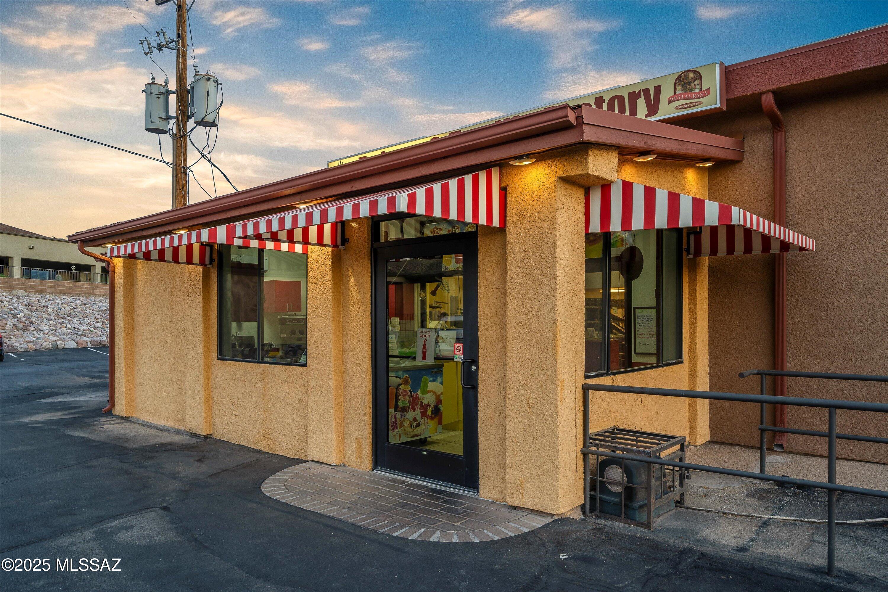 706 N Highway 77