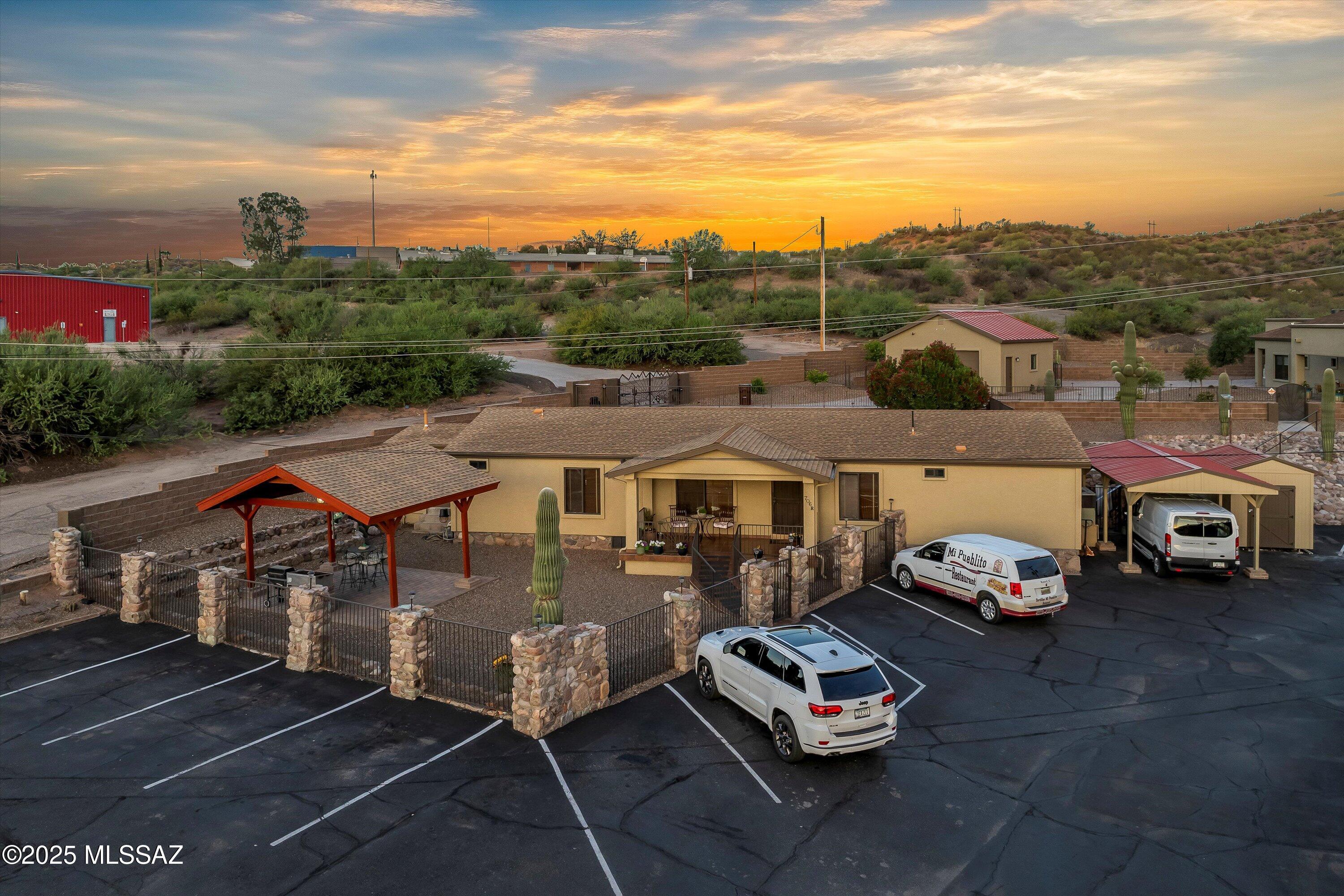 706 N Highway 77