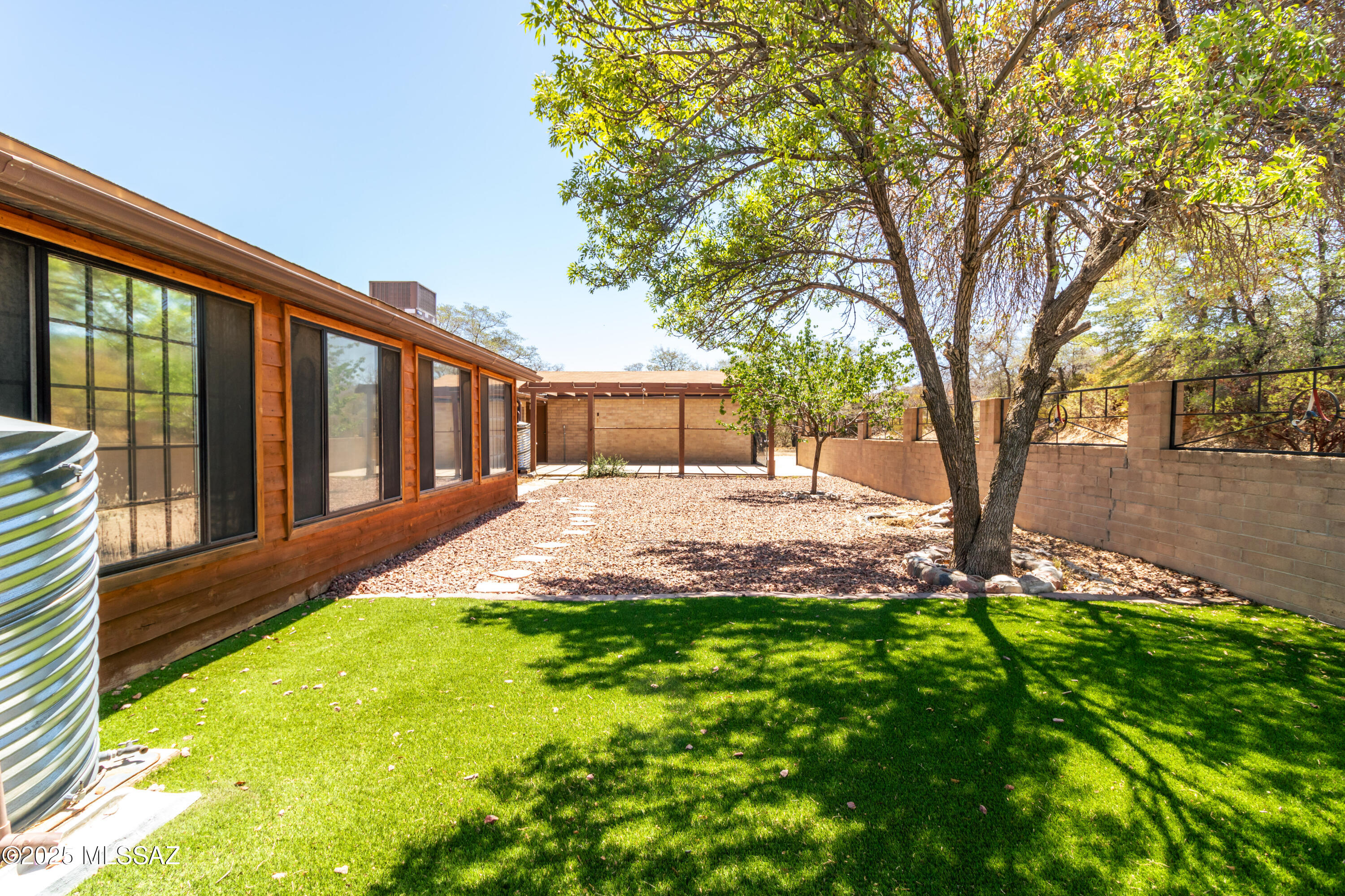 315 W Oak Hills Drive