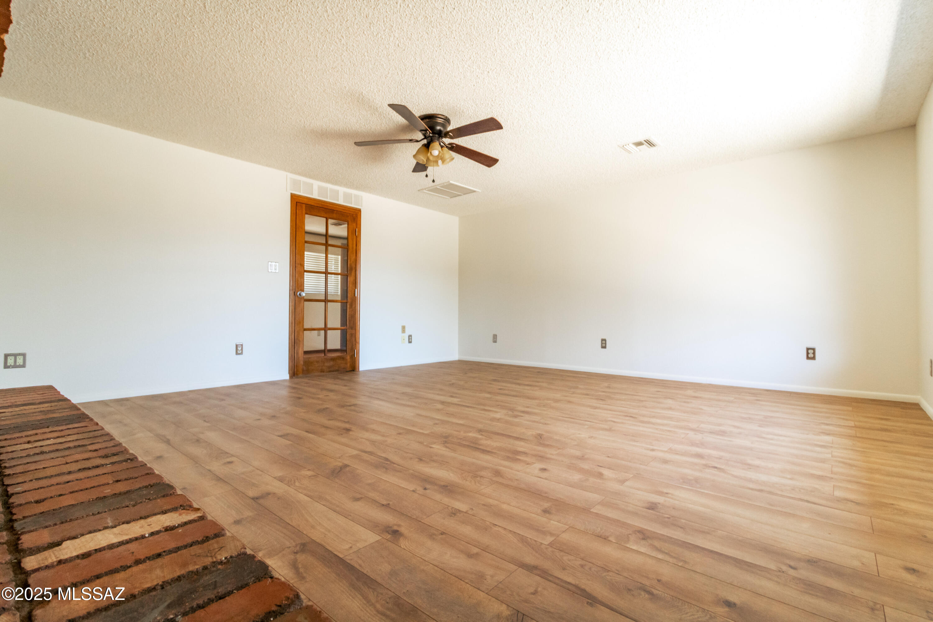 315 W Oak Hills Drive