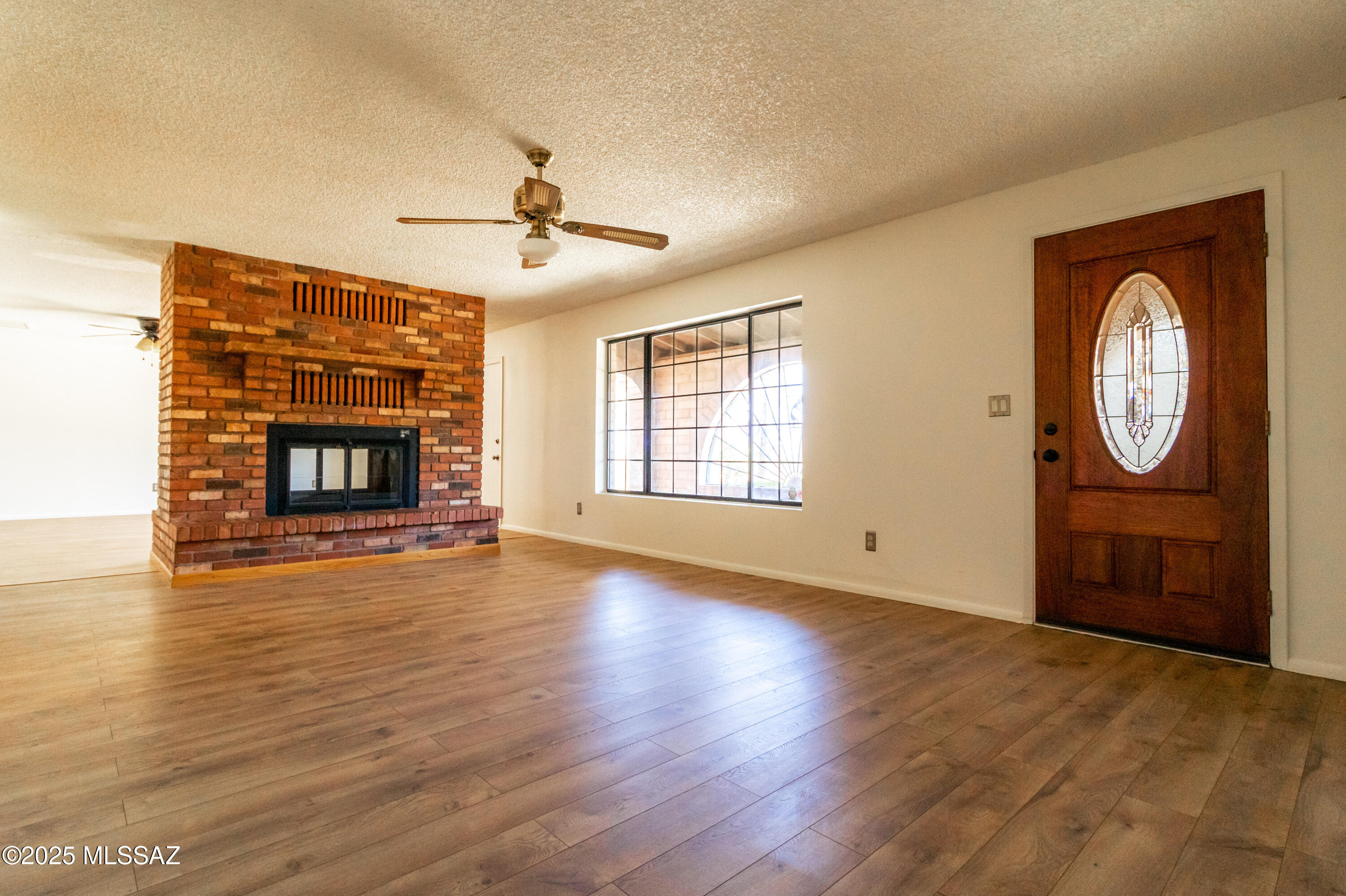 315 W Oak Hills Drive
