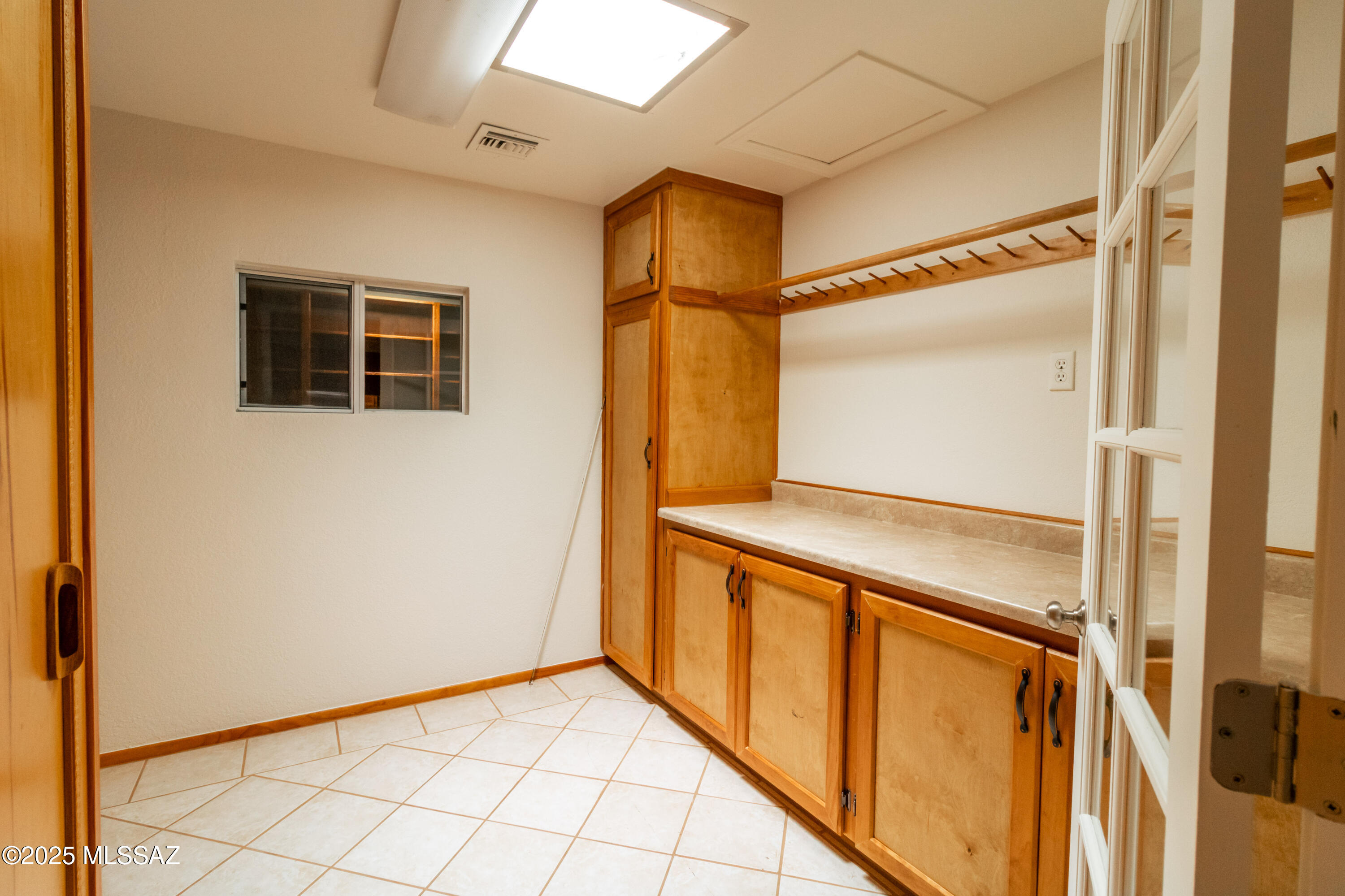 315 W Oak Hills Drive