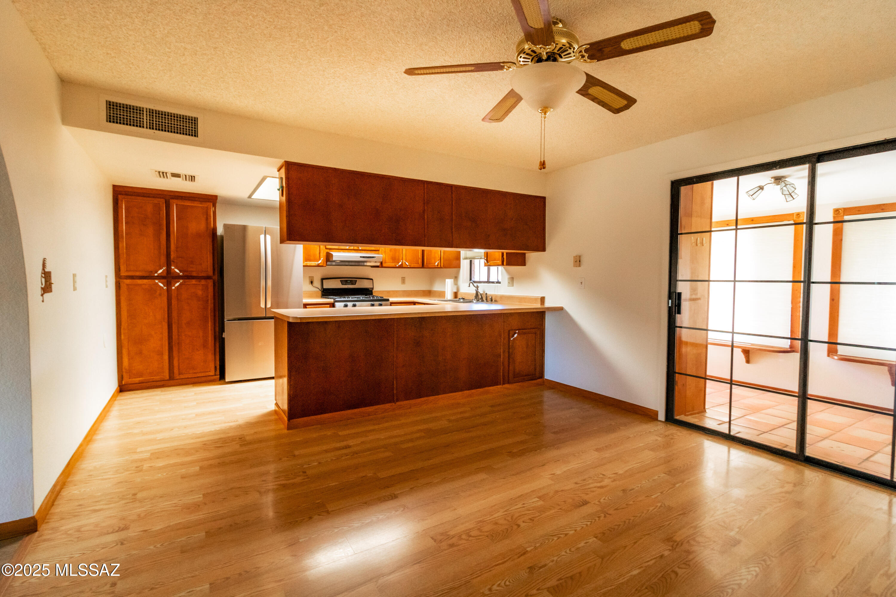 315 W Oak Hills Drive