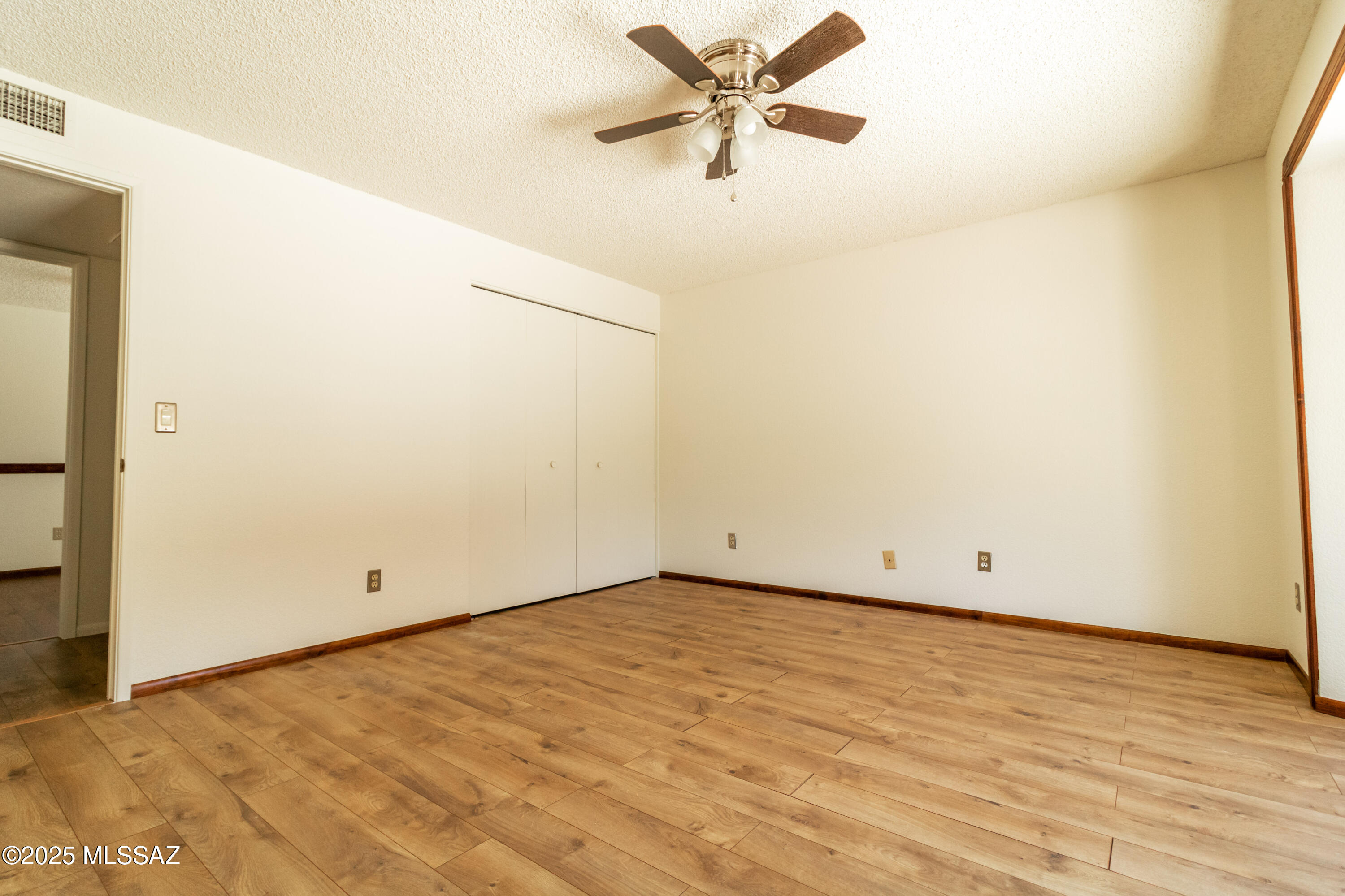 315 W Oak Hills Drive