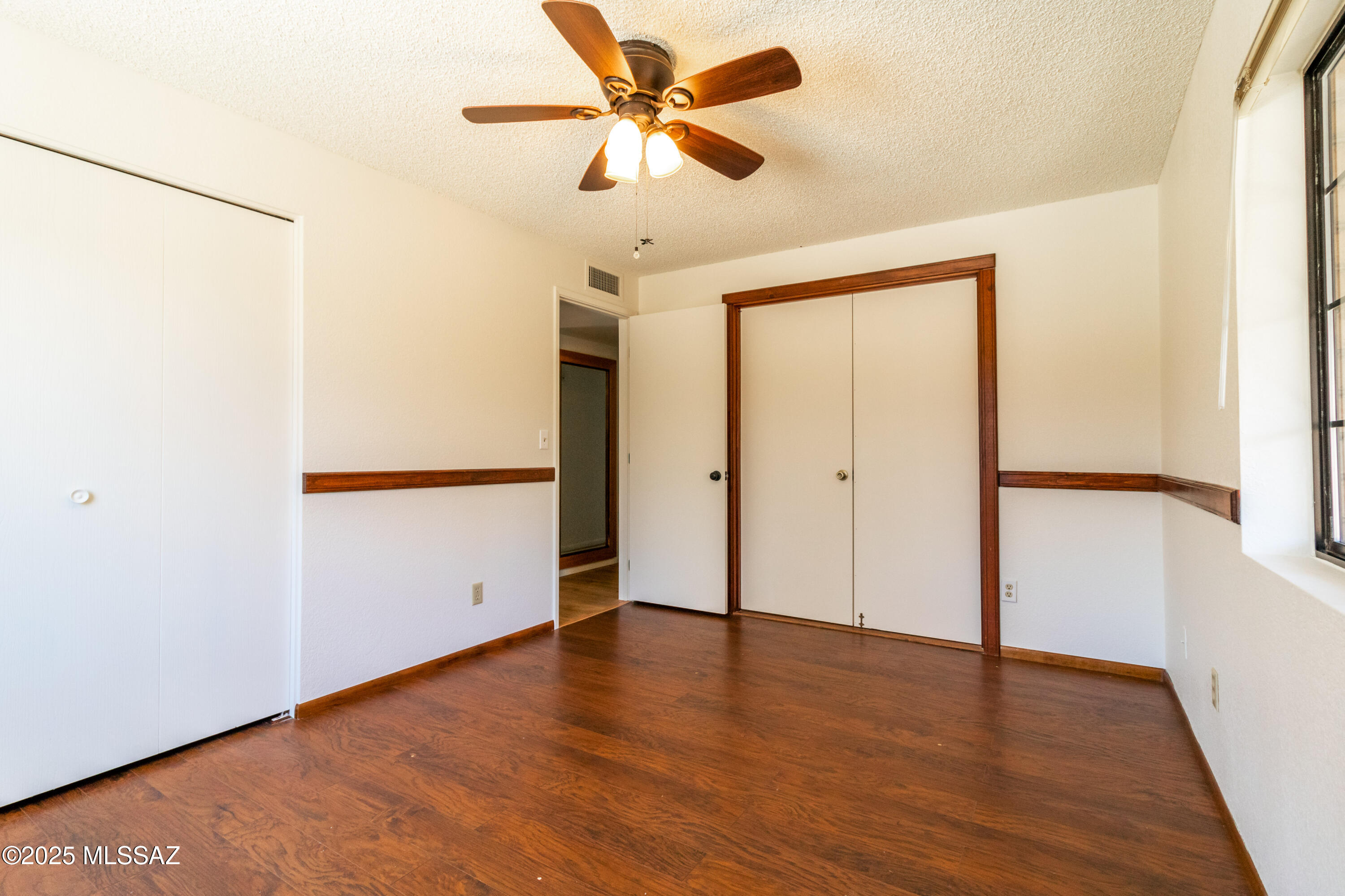 315 W Oak Hills Drive