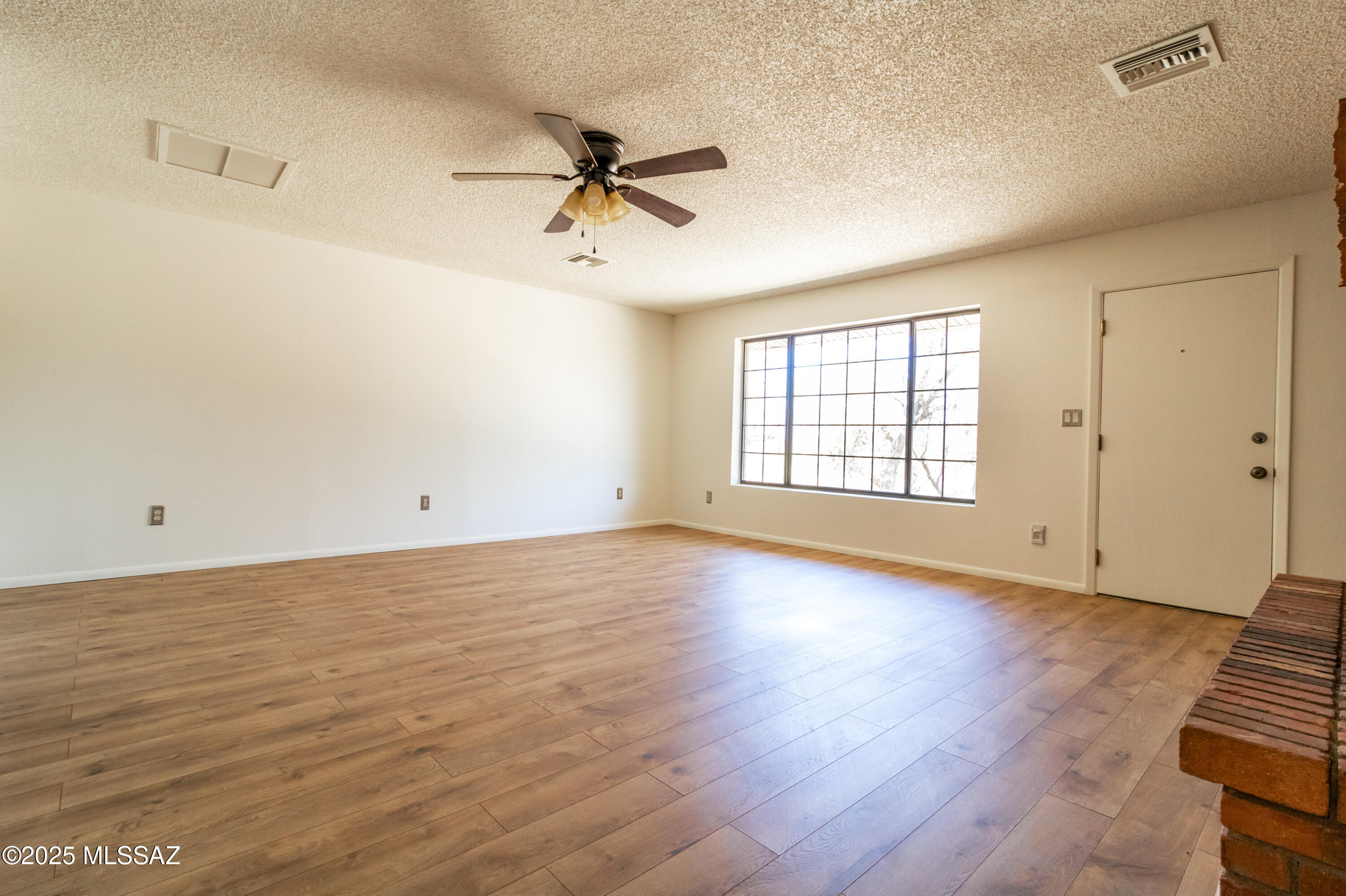 315 W Oak Hills Drive