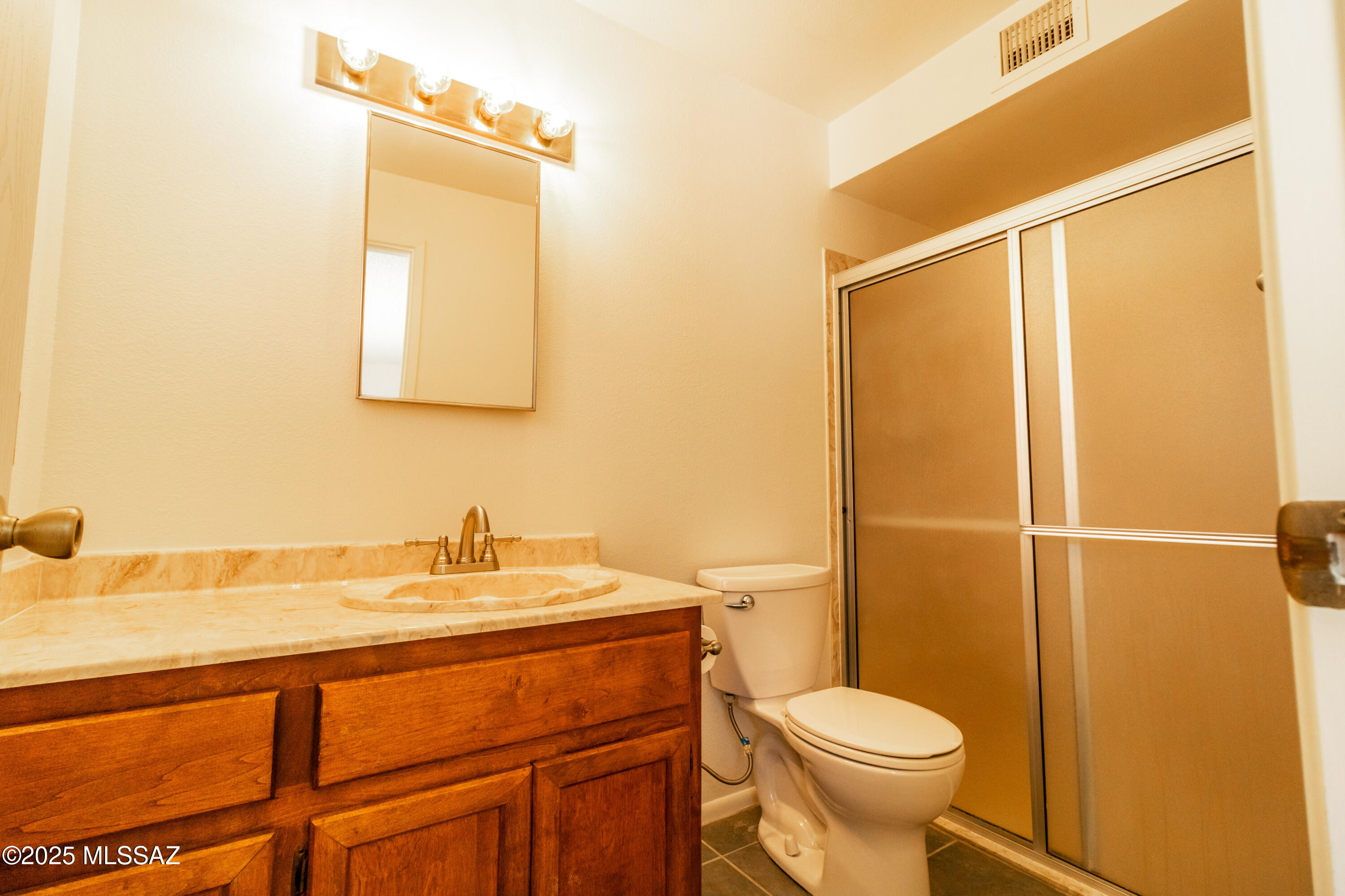 315 W Oak Hills Drive
