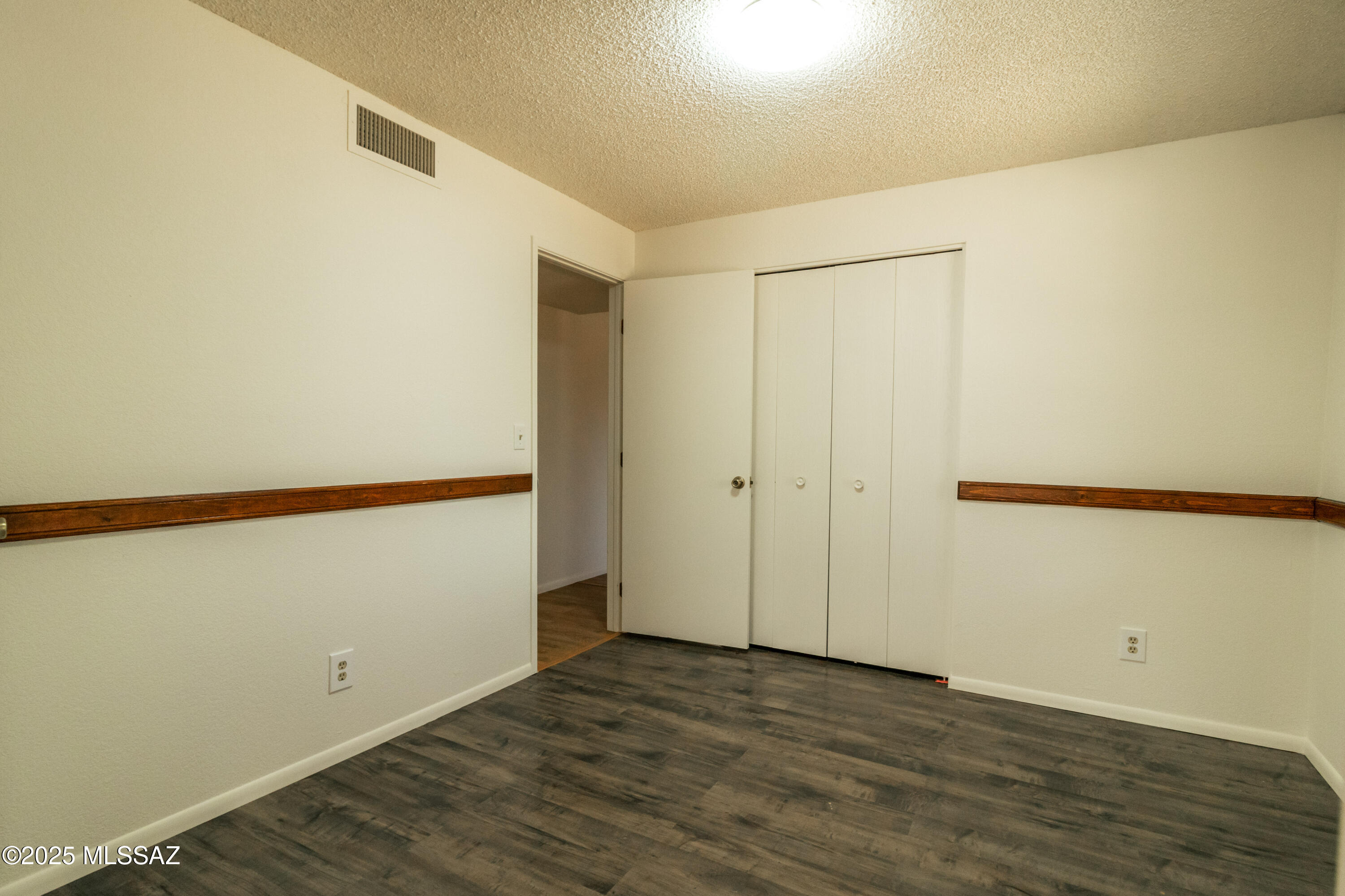 315 W Oak Hills Drive