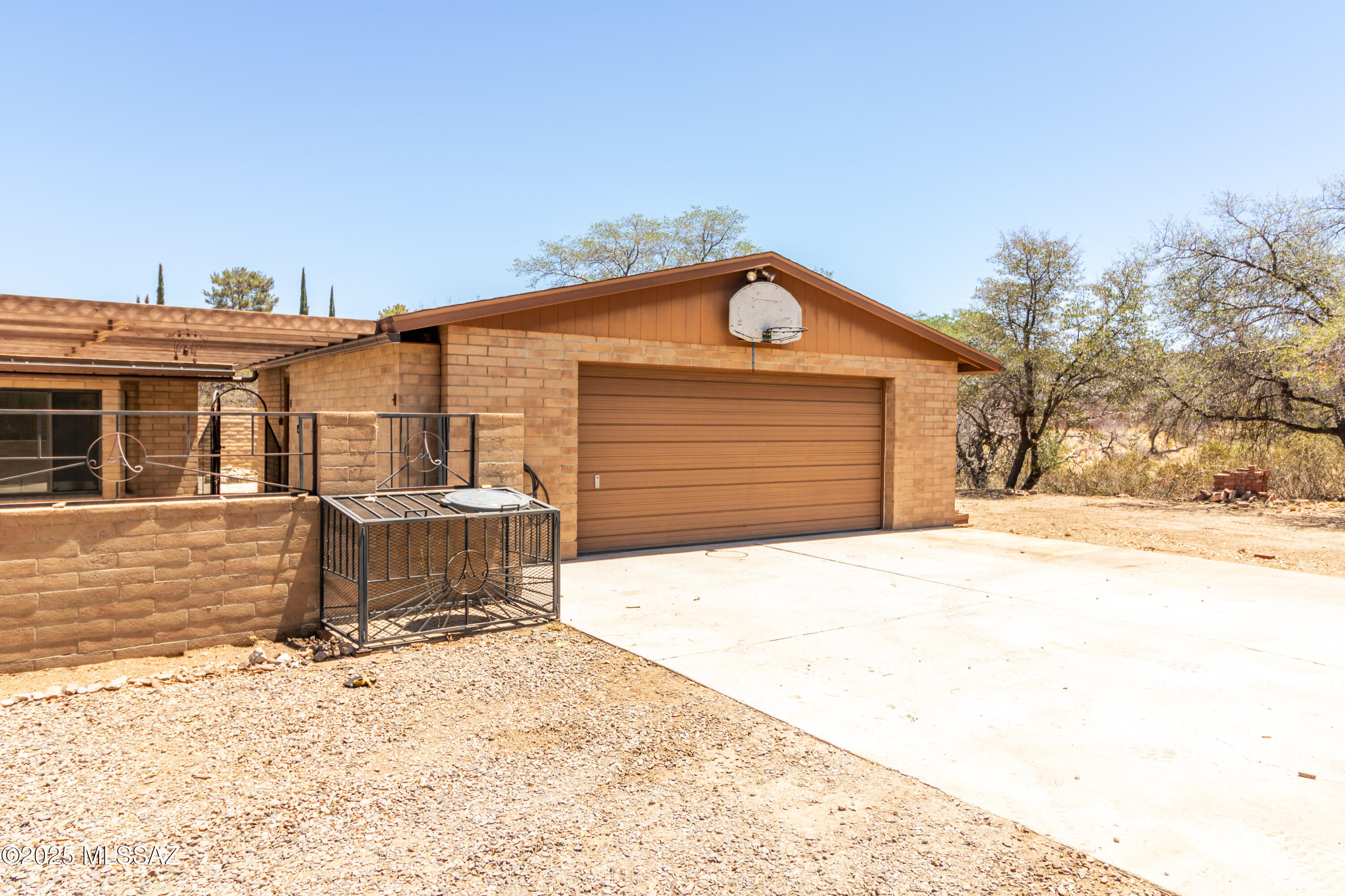 315 W Oak Hills Drive