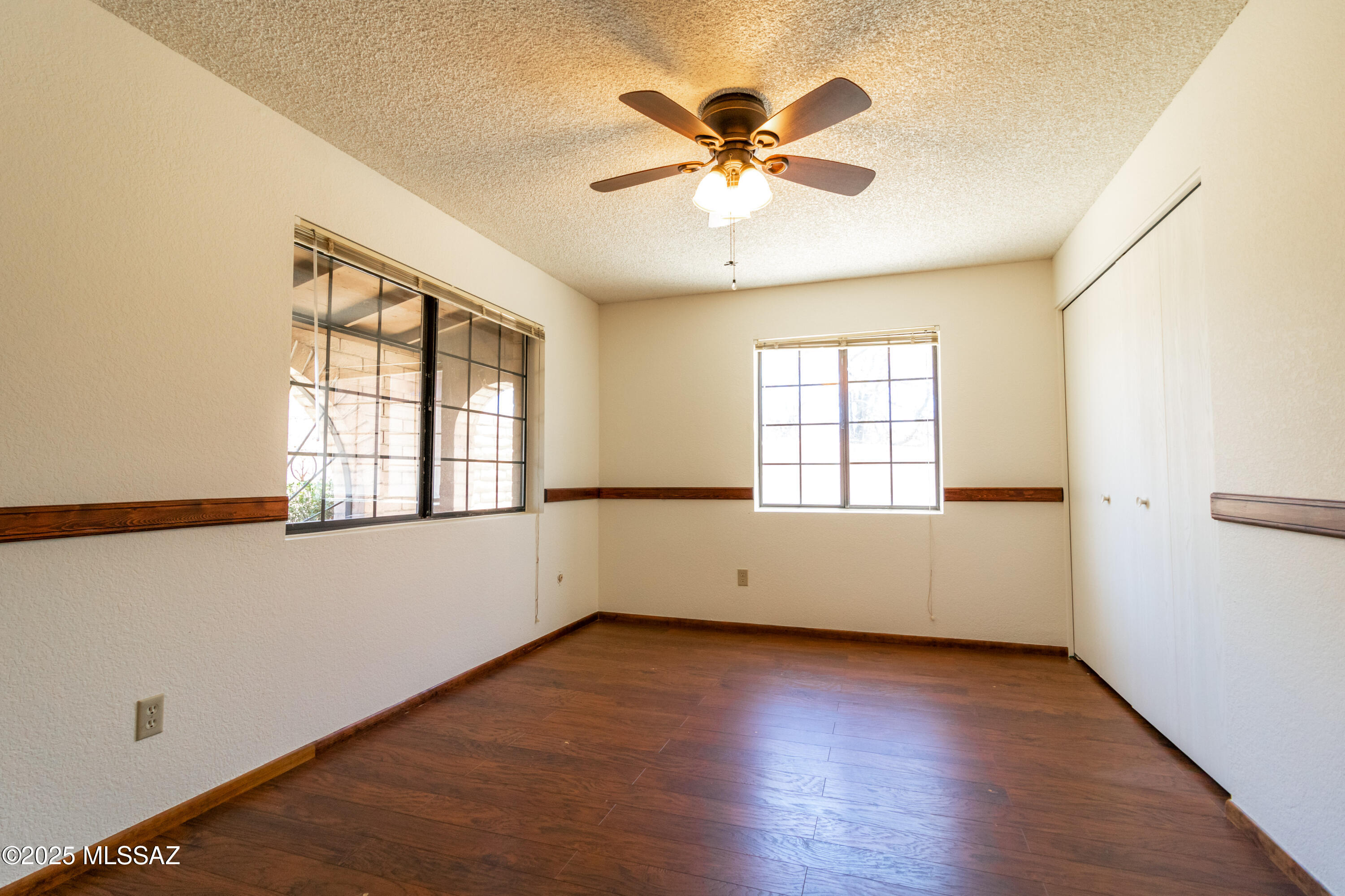 315 W Oak Hills Drive