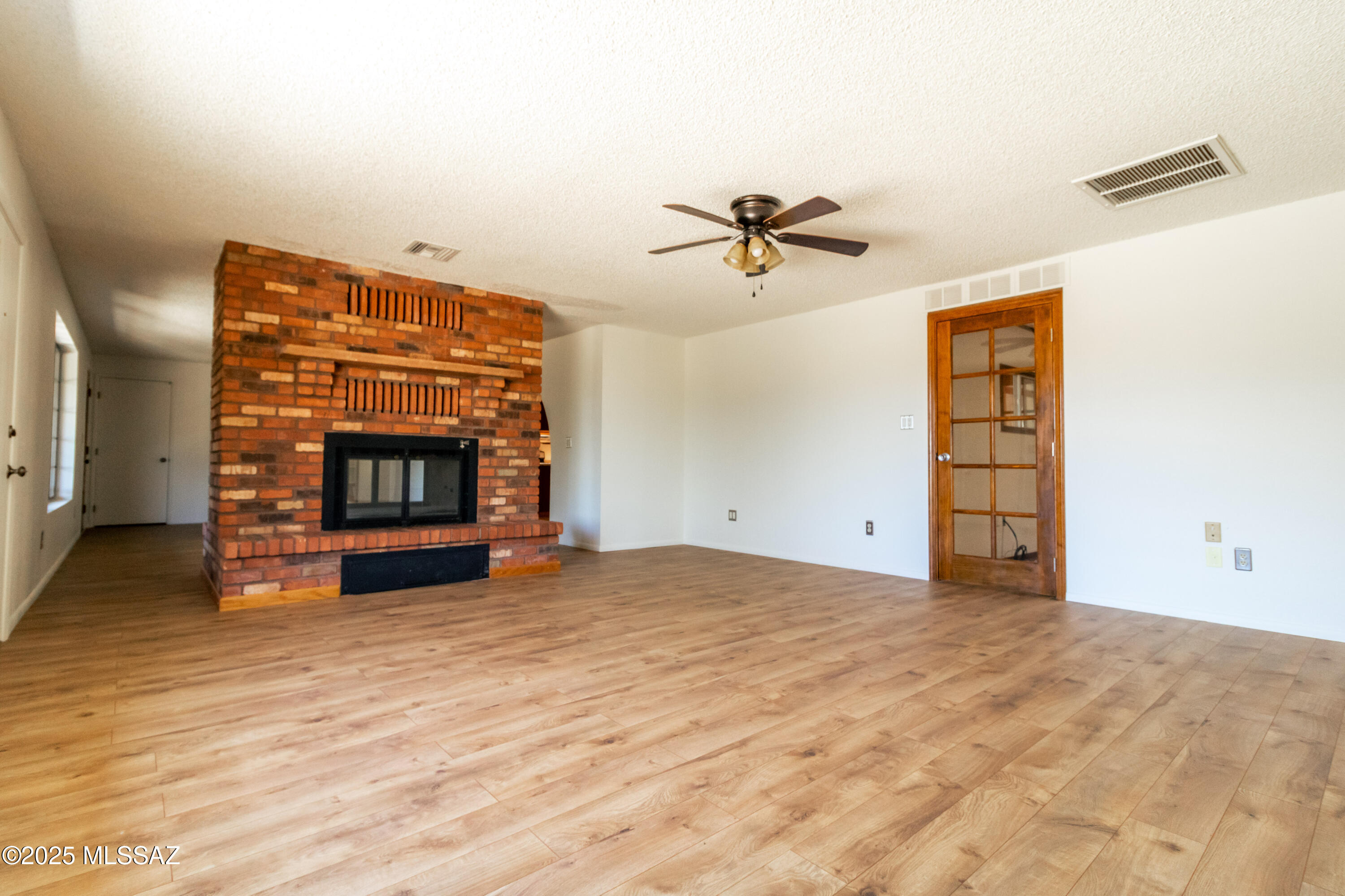 315 W Oak Hills Drive