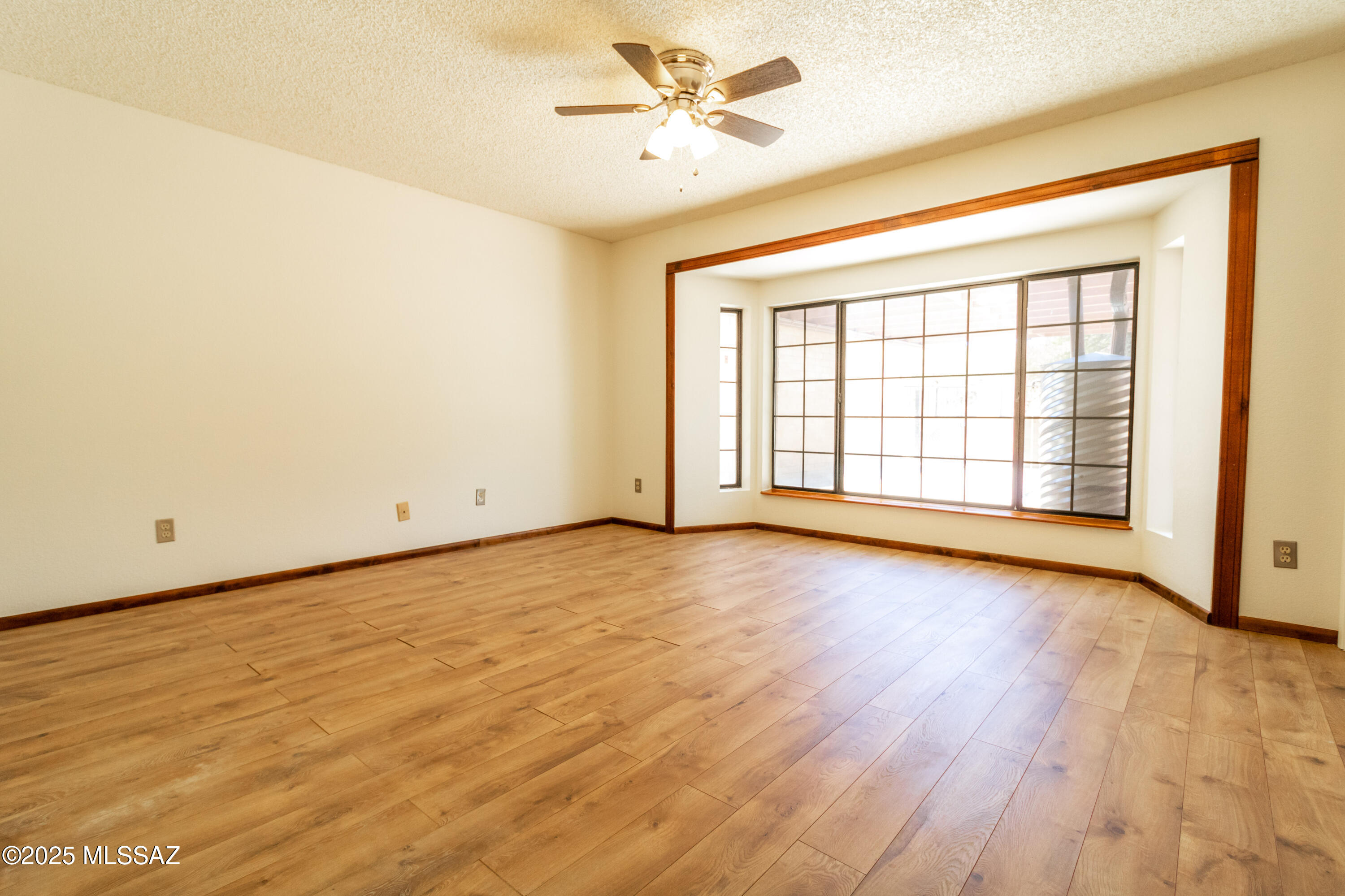 315 W Oak Hills Drive