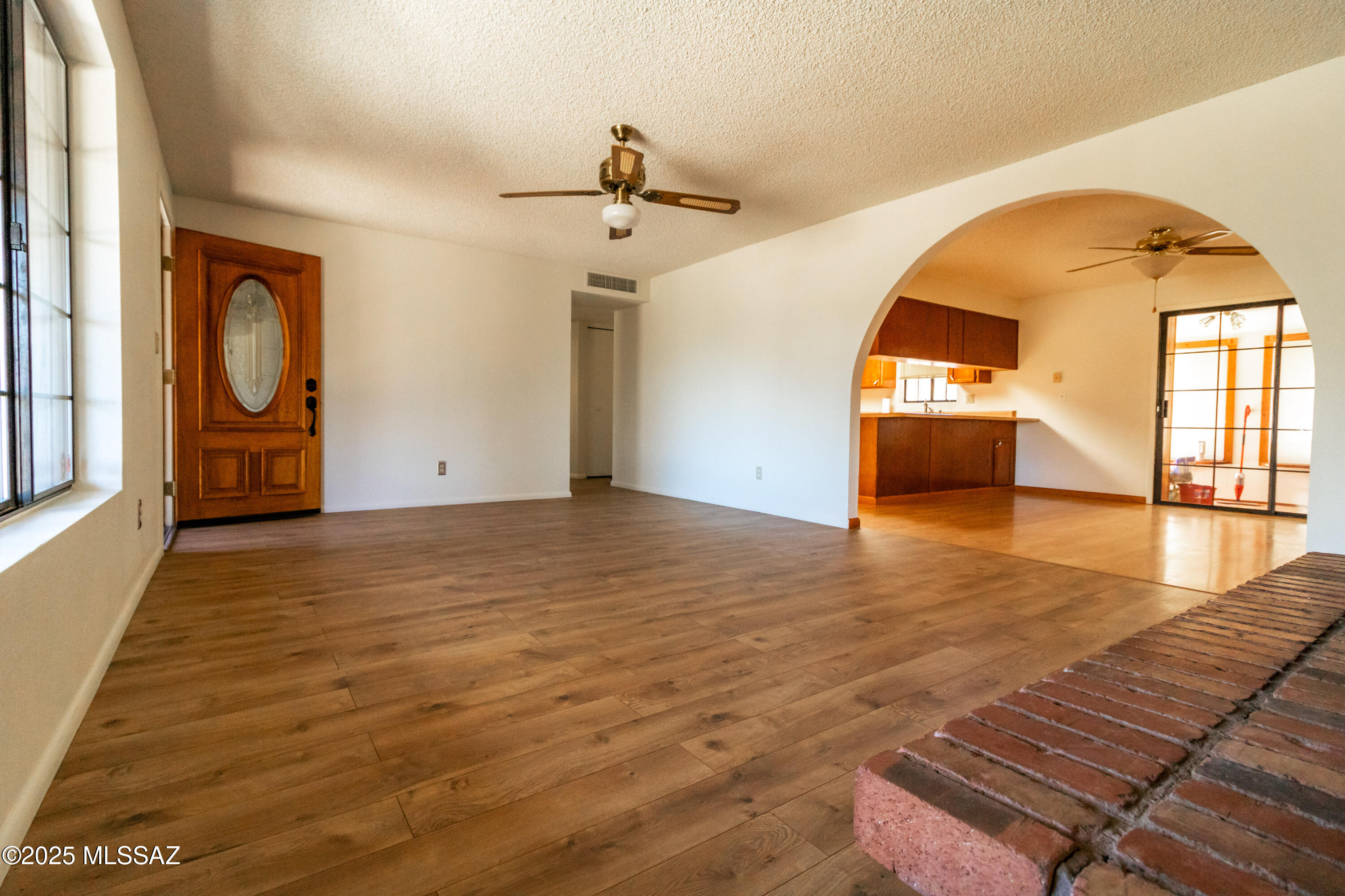315 W Oak Hills Drive