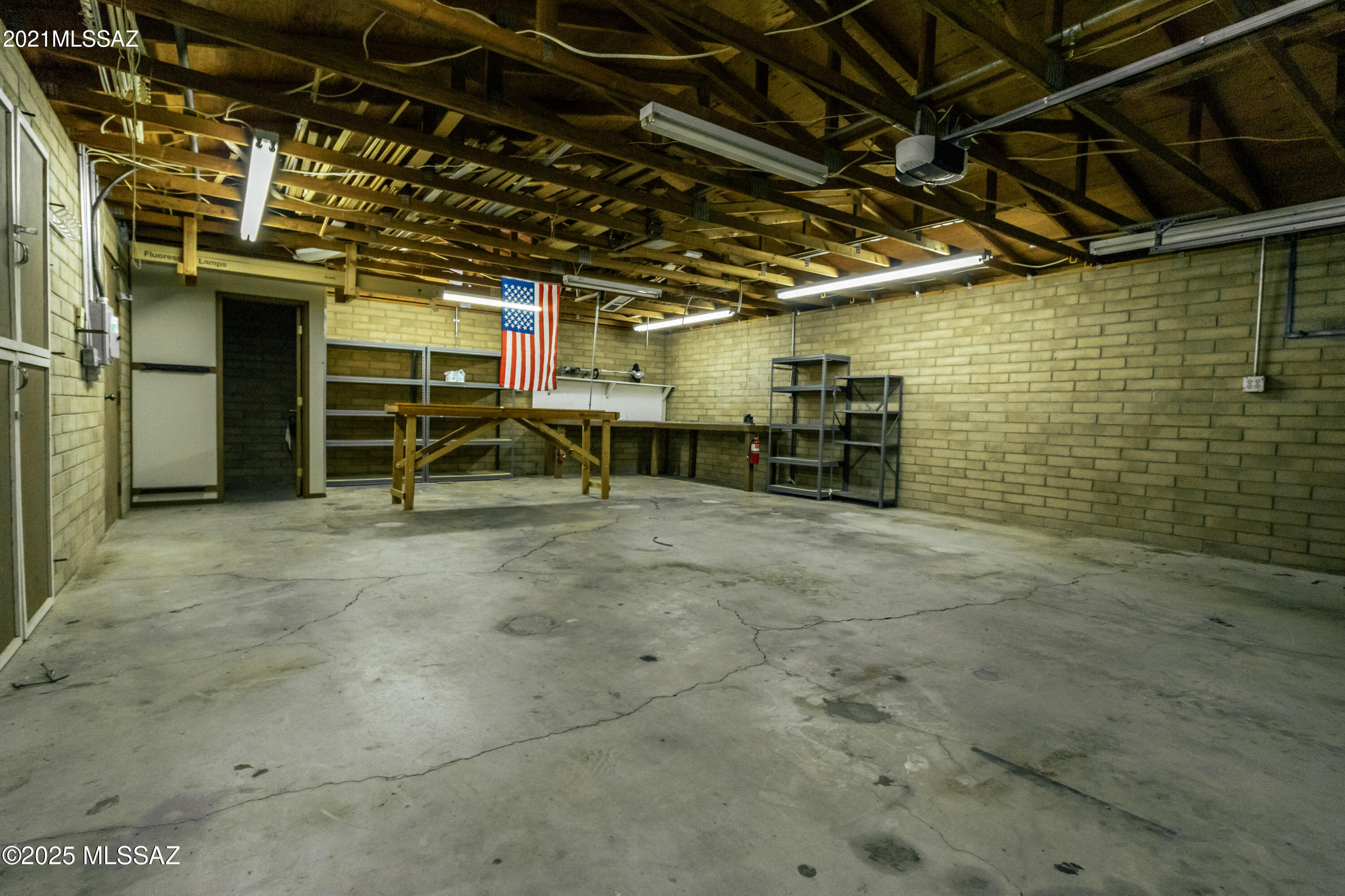315 W Oak Hills Drive