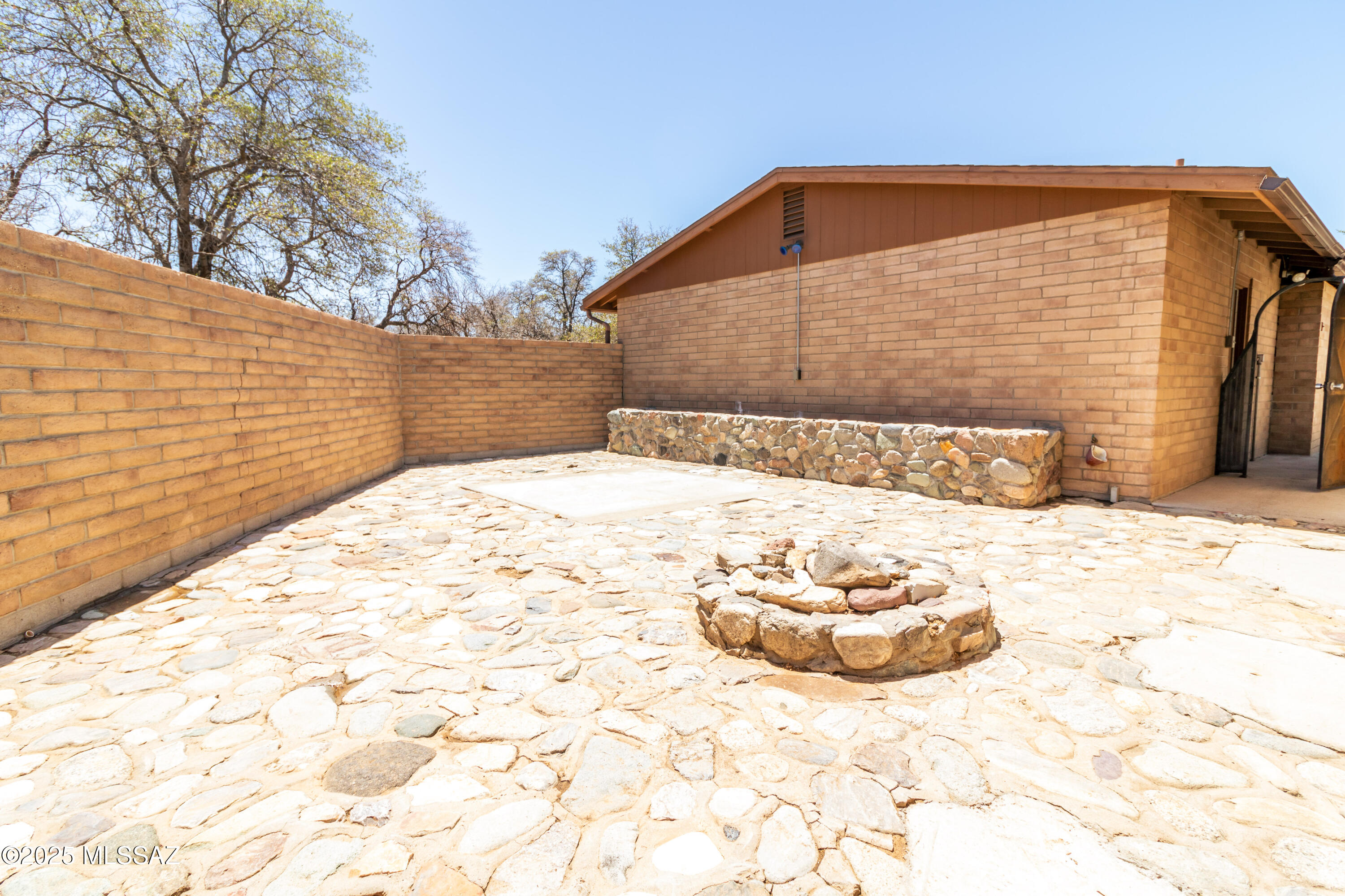 315 W Oak Hills Drive