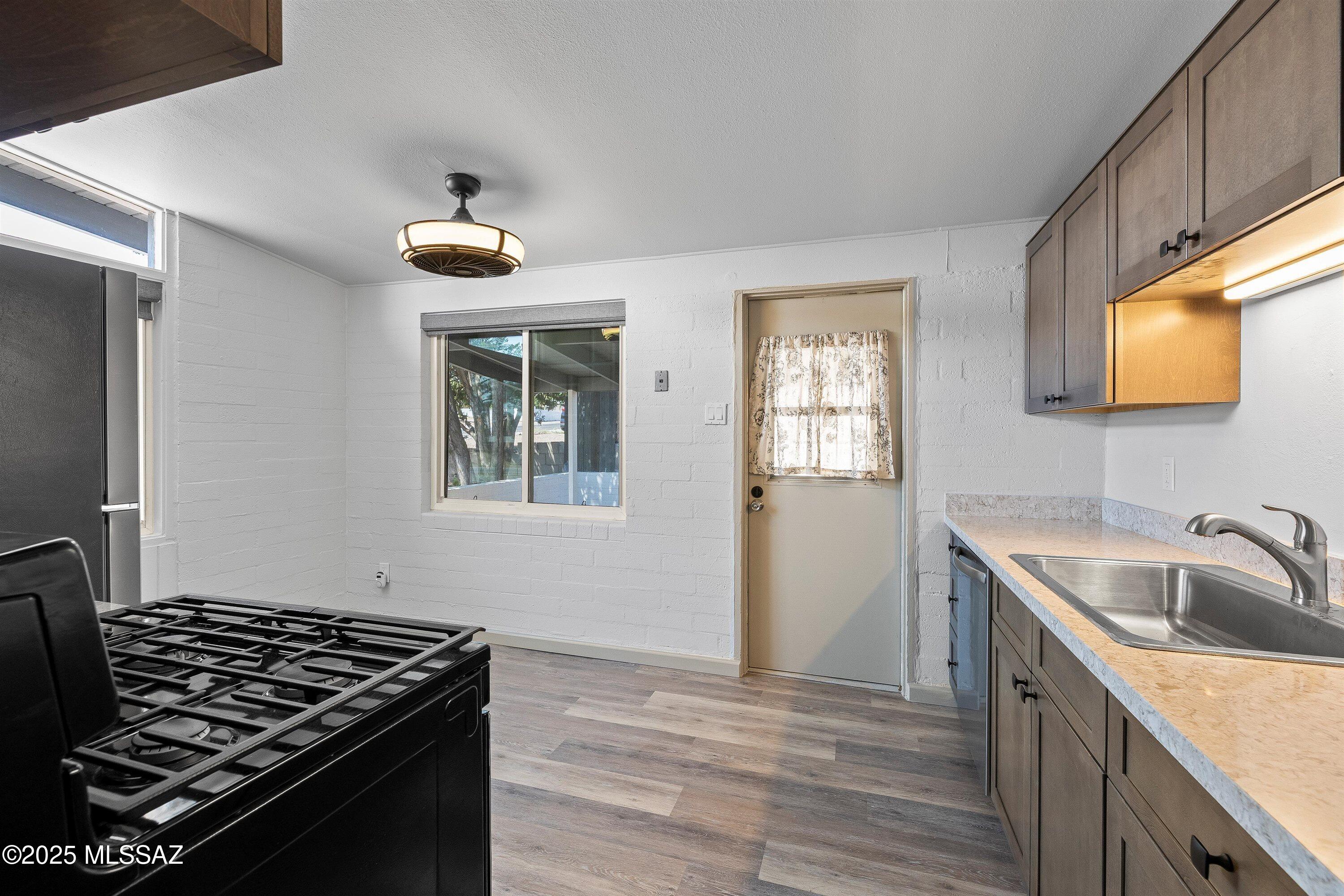 110 W 6th Avenue