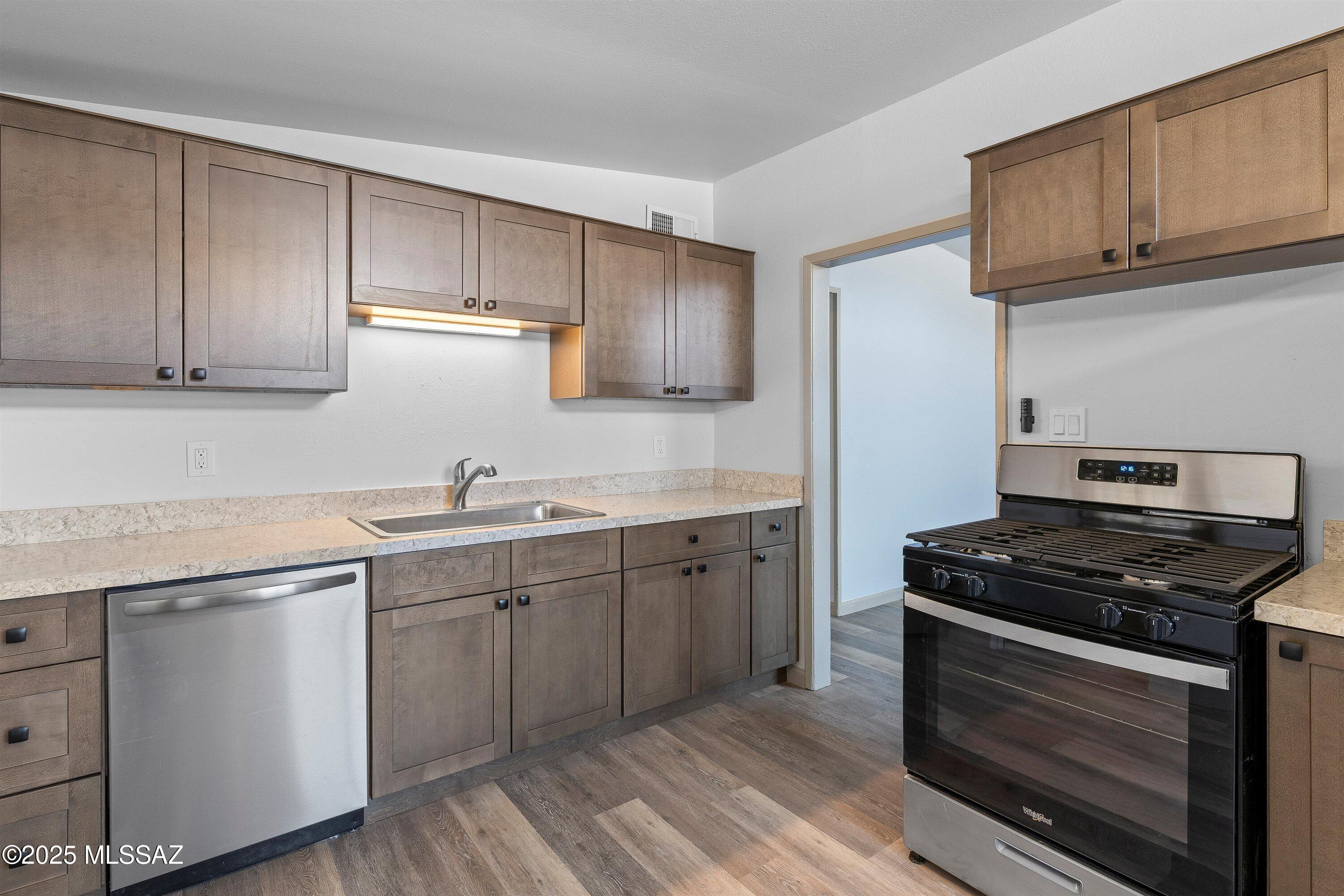 110 W 6th Avenue
