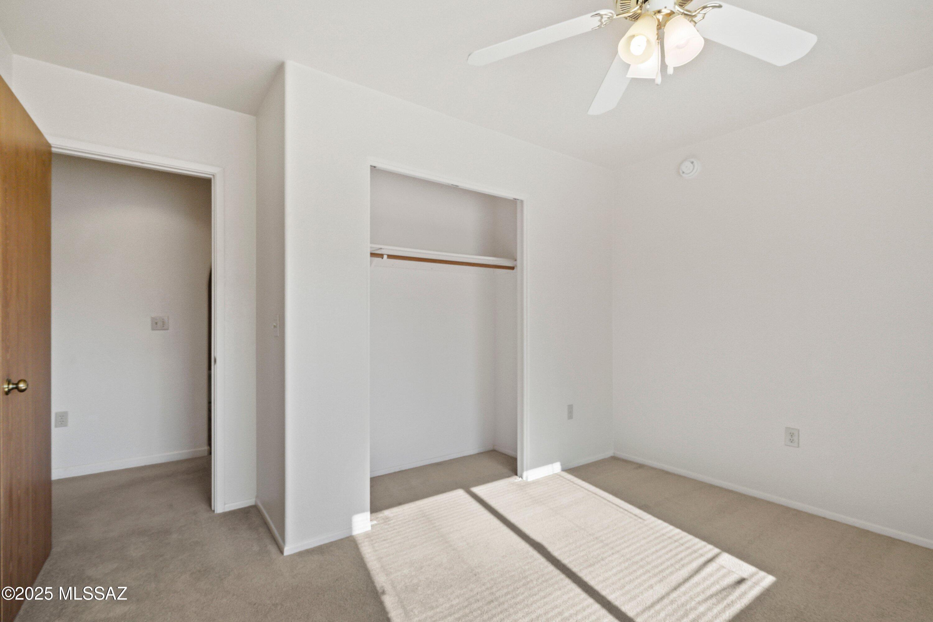 325 W Oak Hills Drive