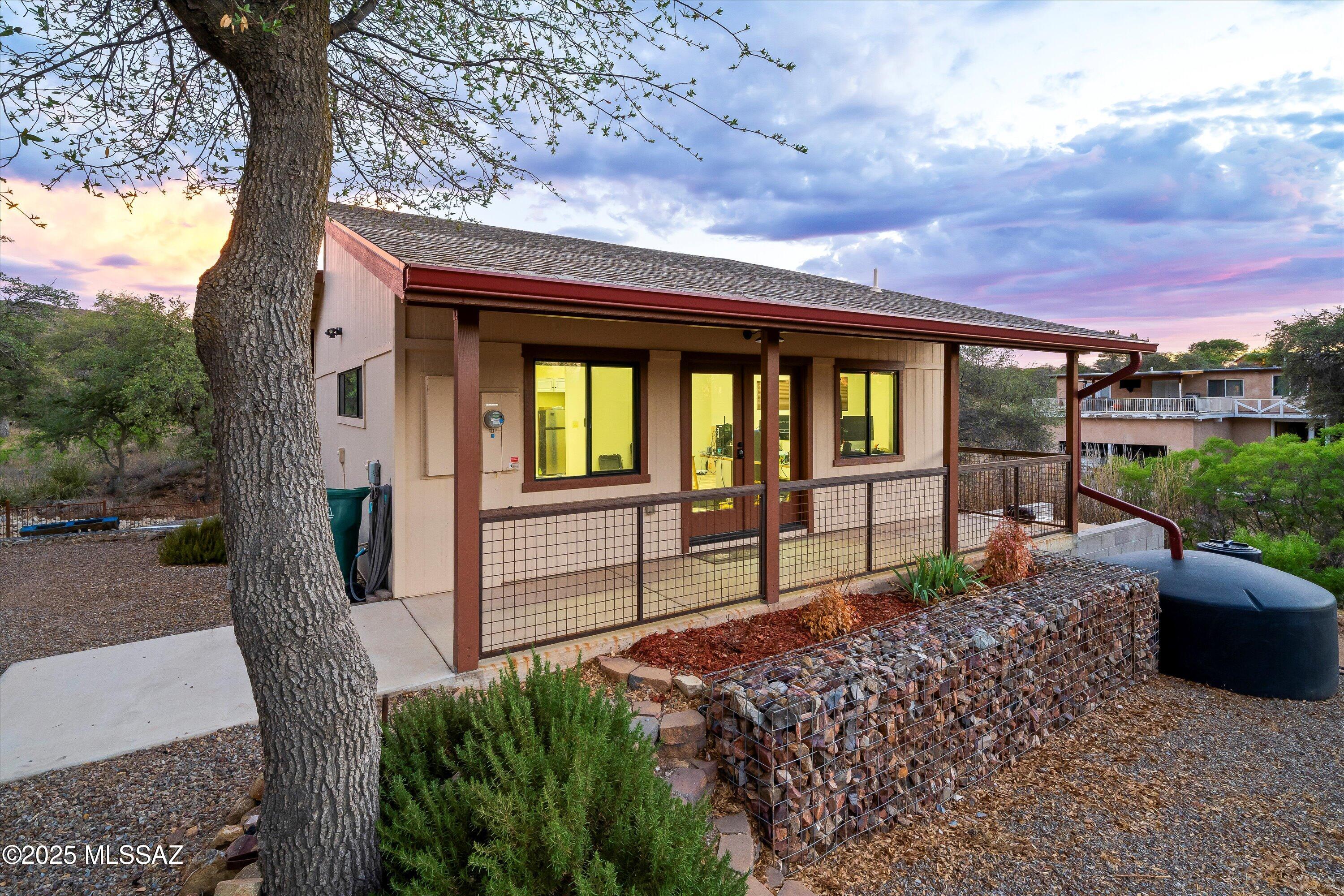 325 W Oak Hills Drive