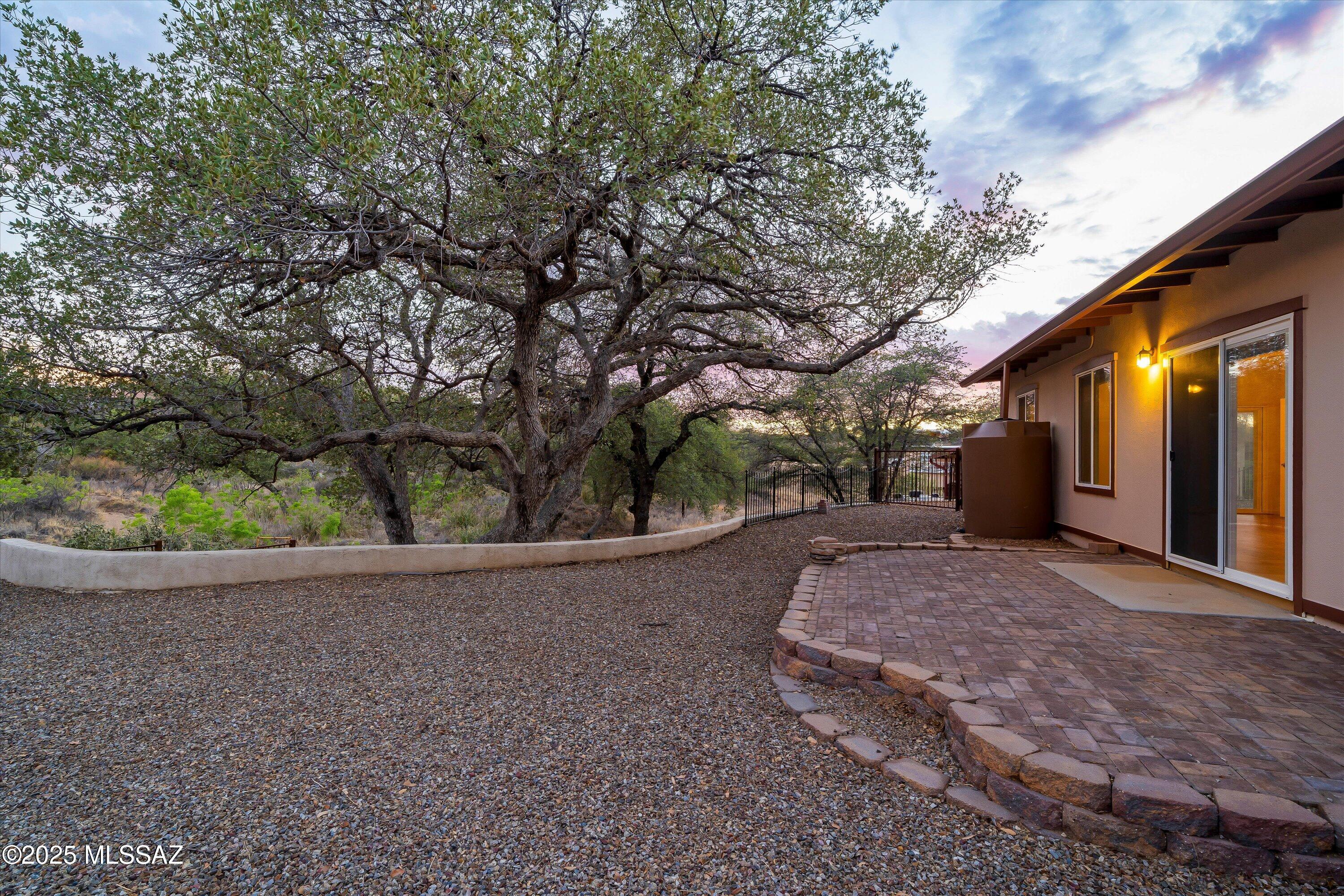 325 W Oak Hills Drive